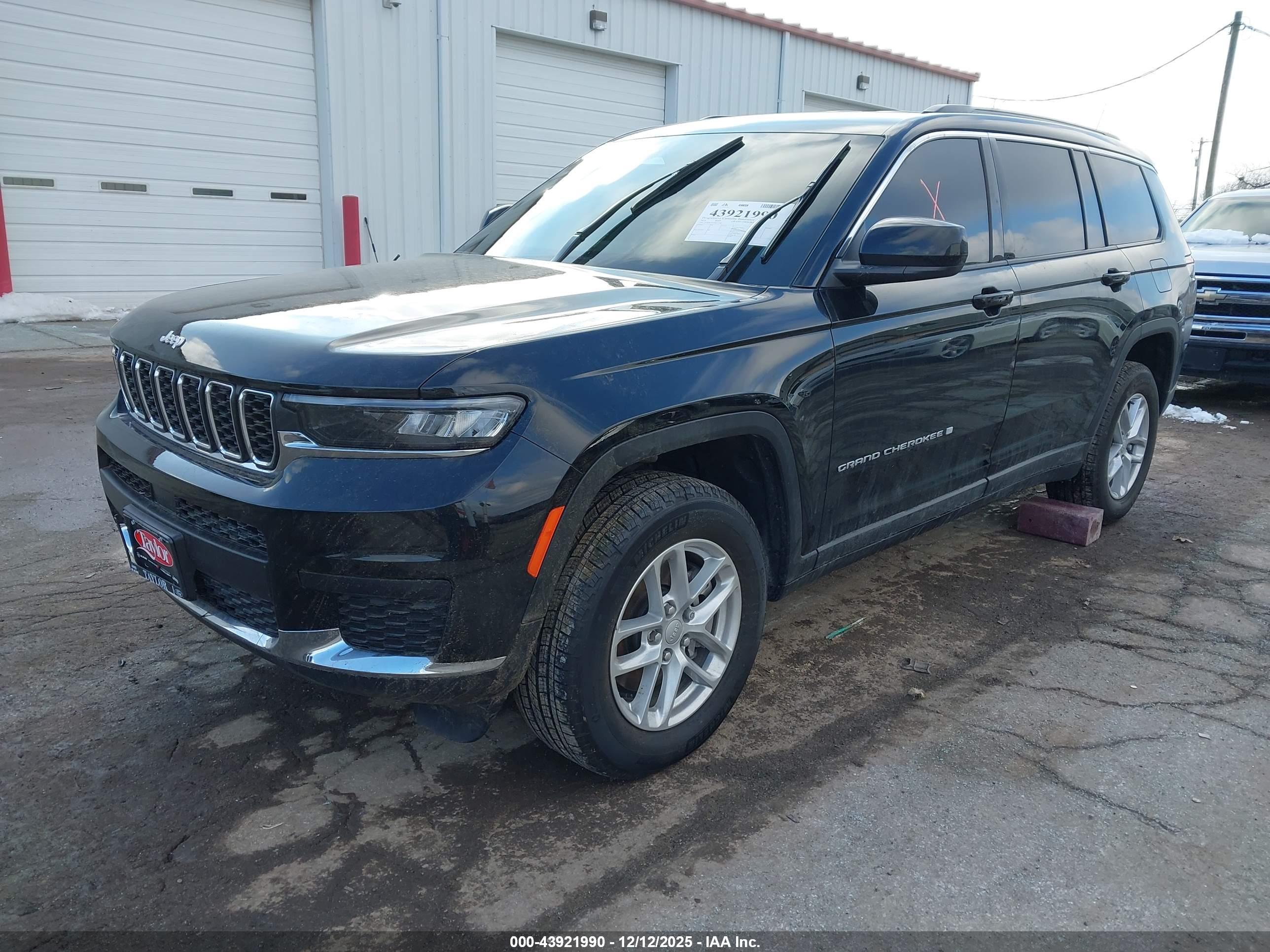 JEEP GRAND image 2