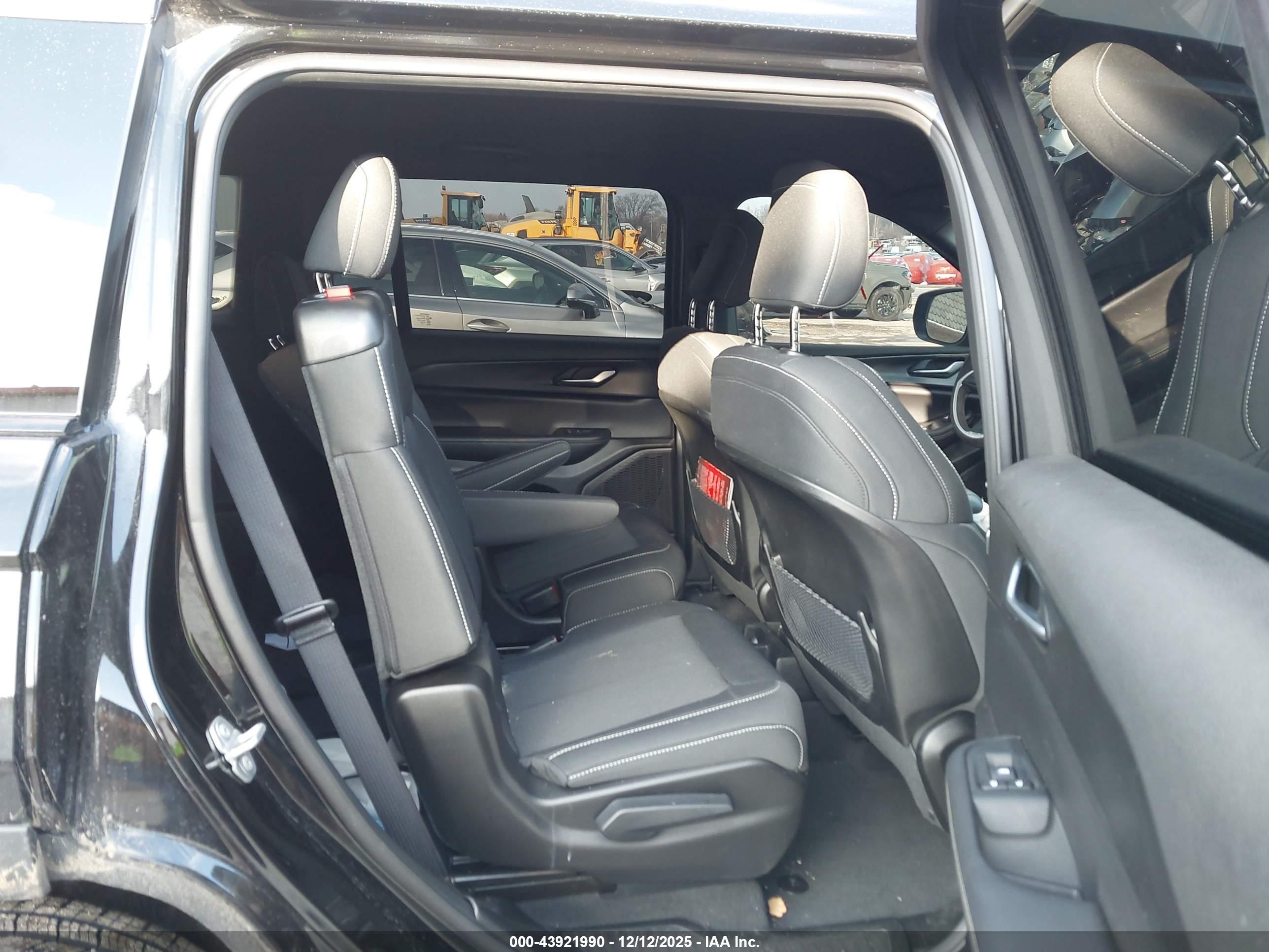 JEEP GRAND image 8