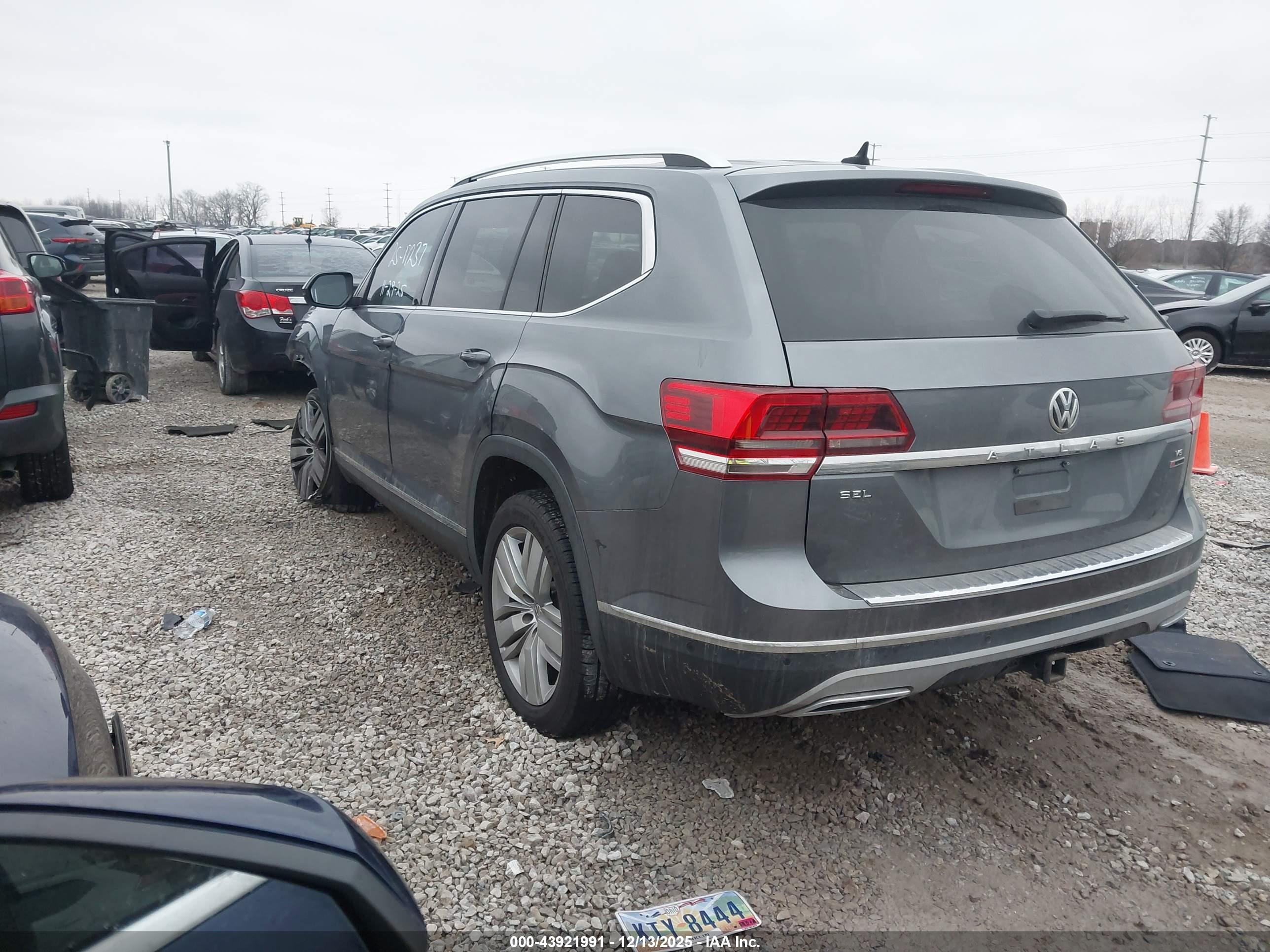 VOLKSWAGEN ATLAS image 3