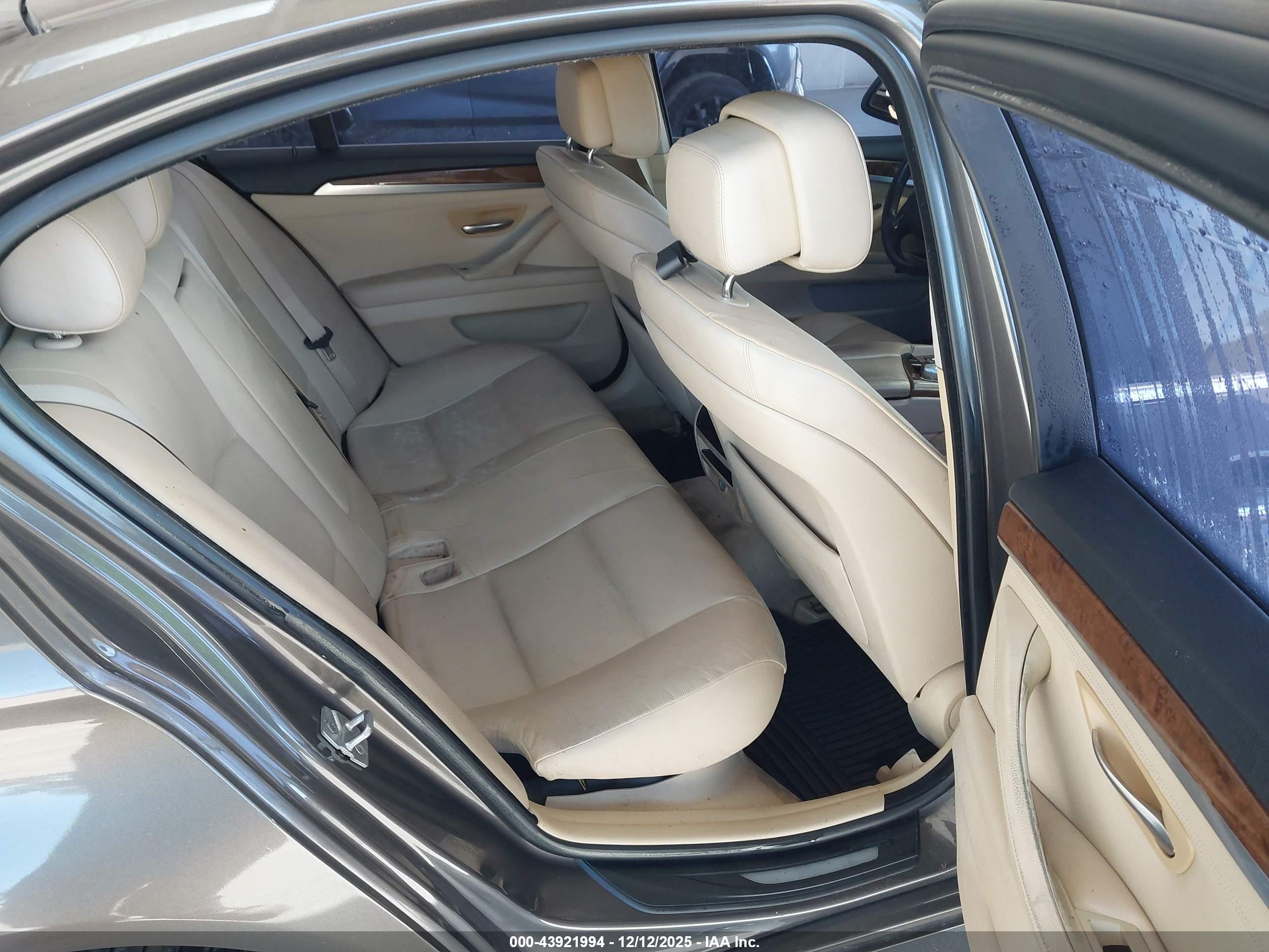 BMW 528I image 8