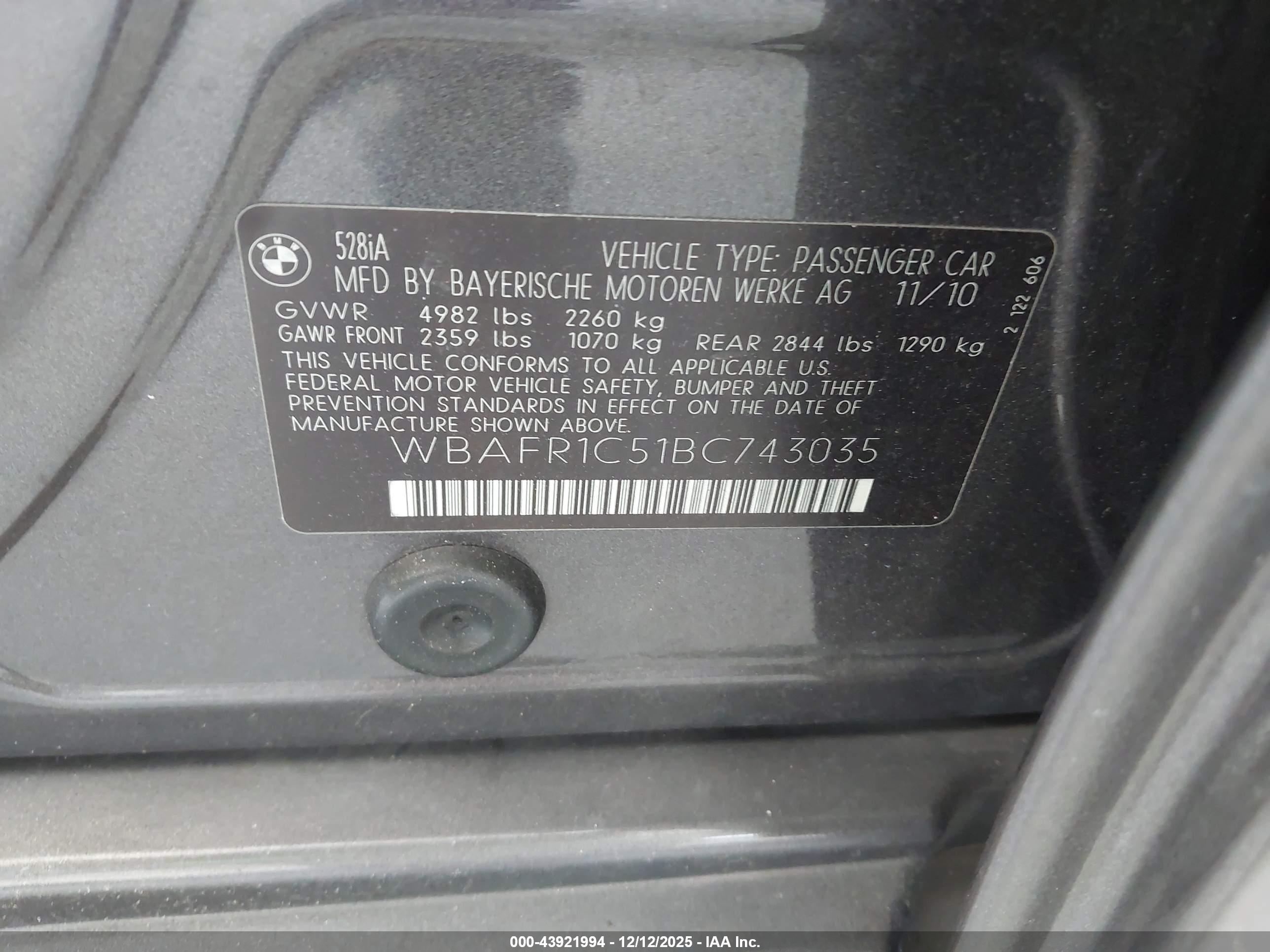 BMW 528I image 9