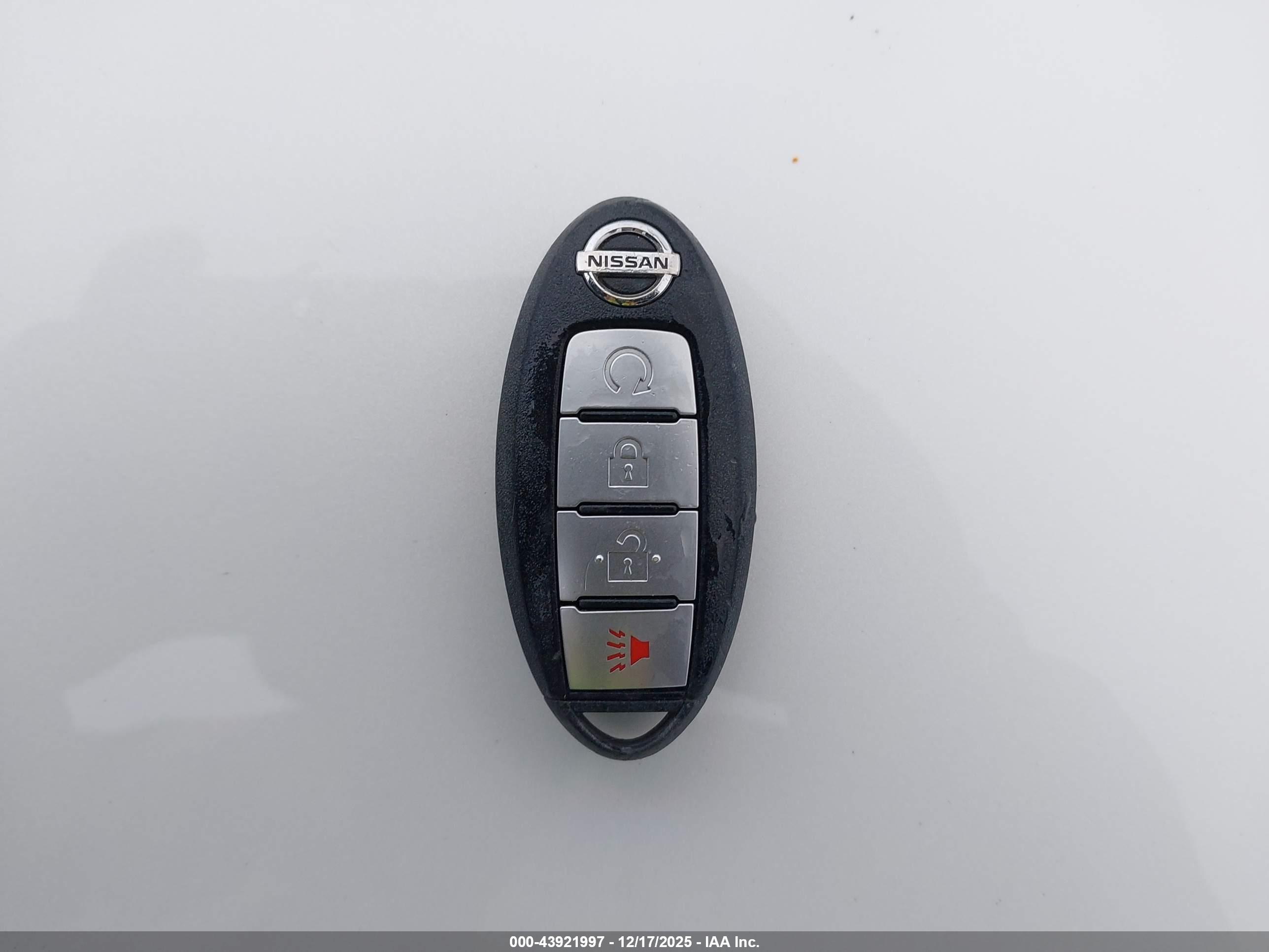 NISSAN ROGUE image 11