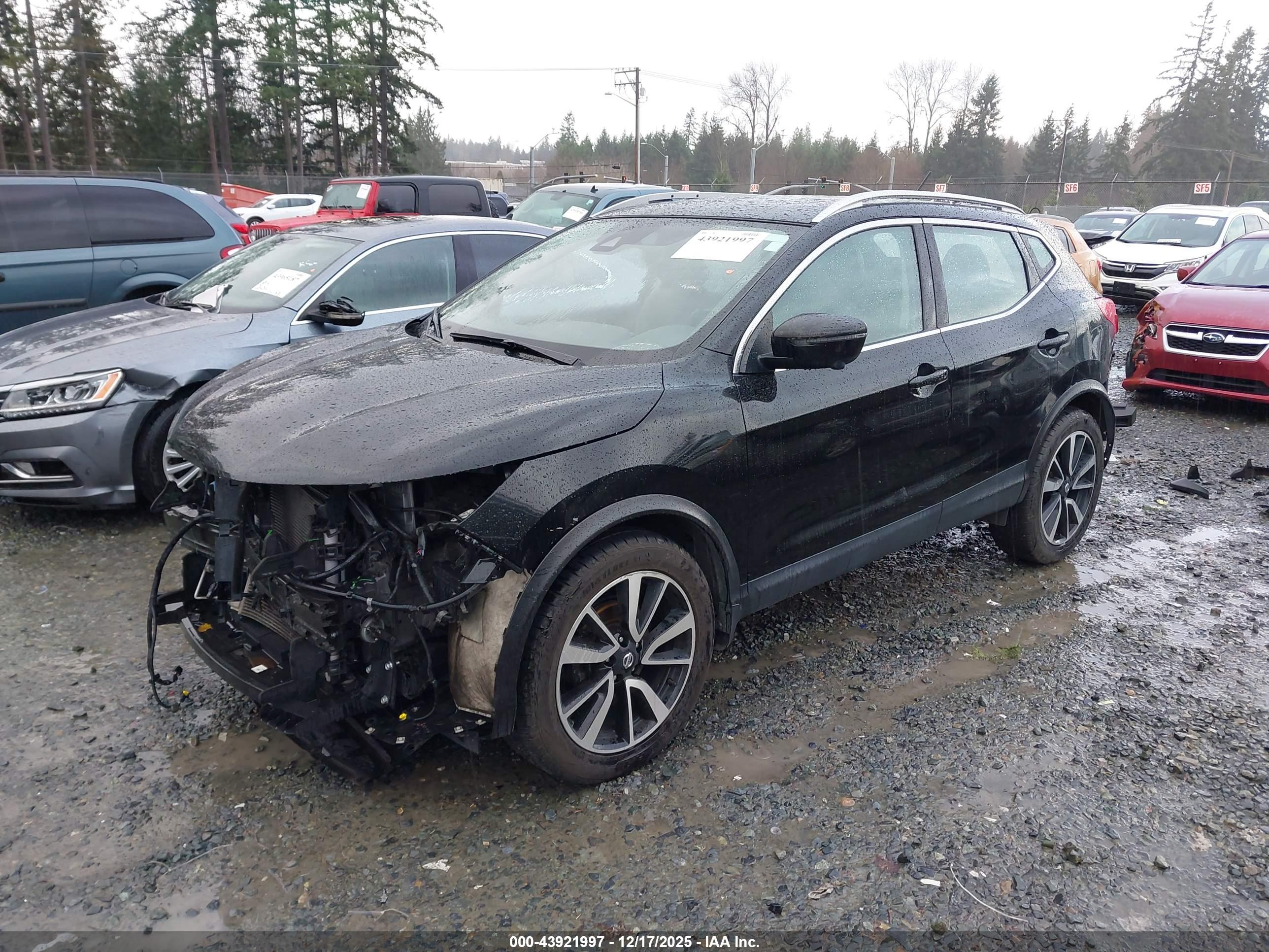 NISSAN ROGUE image 2