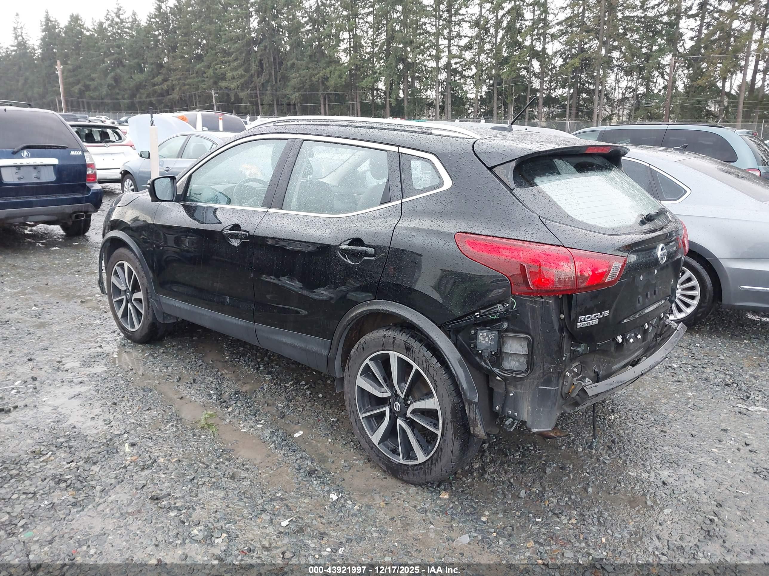 NISSAN ROGUE image 3