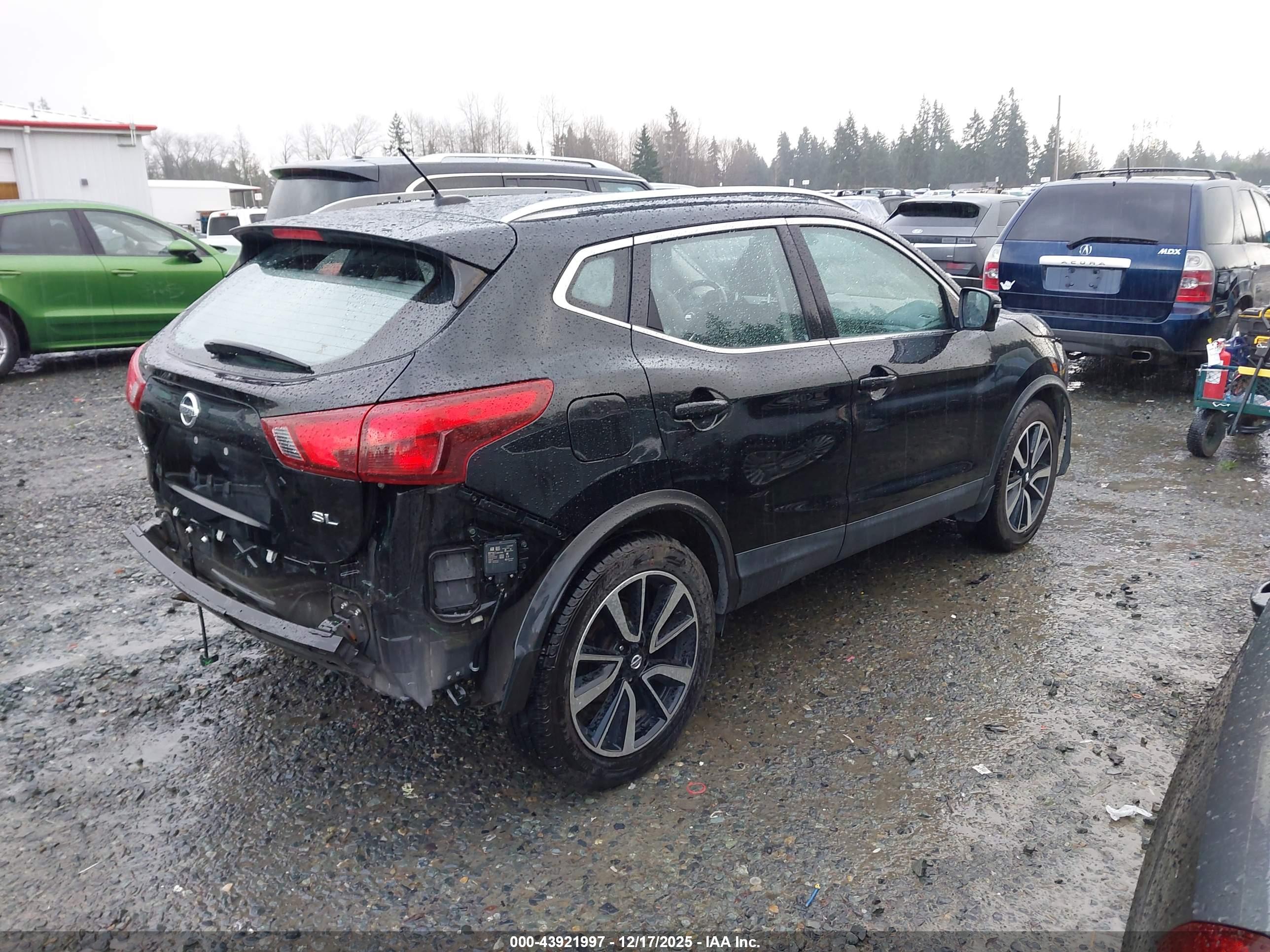 NISSAN ROGUE image 4