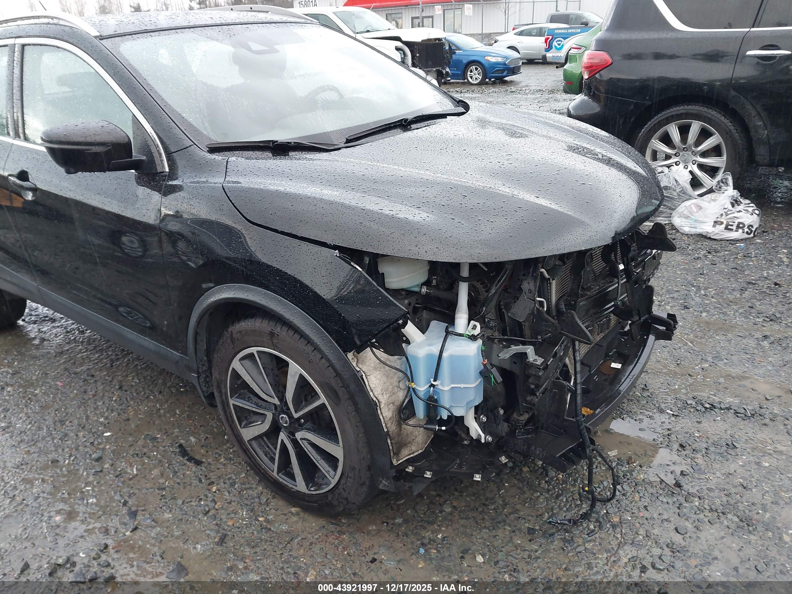 NISSAN ROGUE image 6
