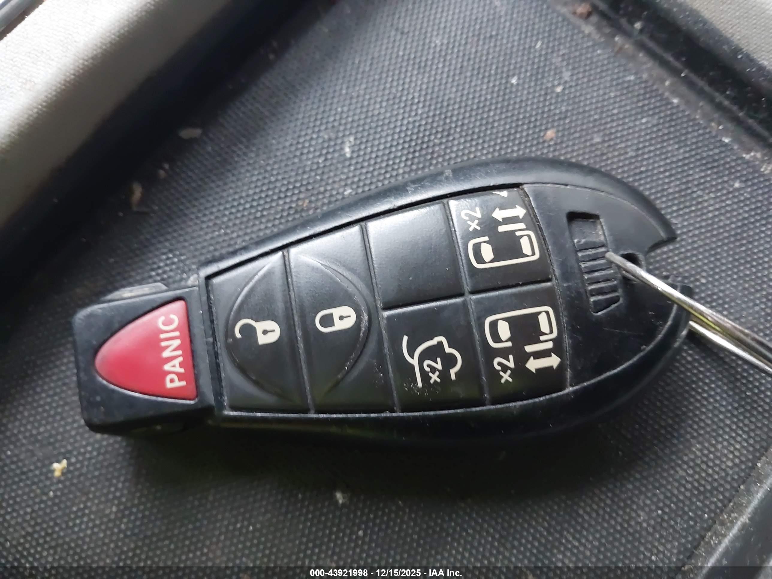 CHRYSLER TOWN image 11