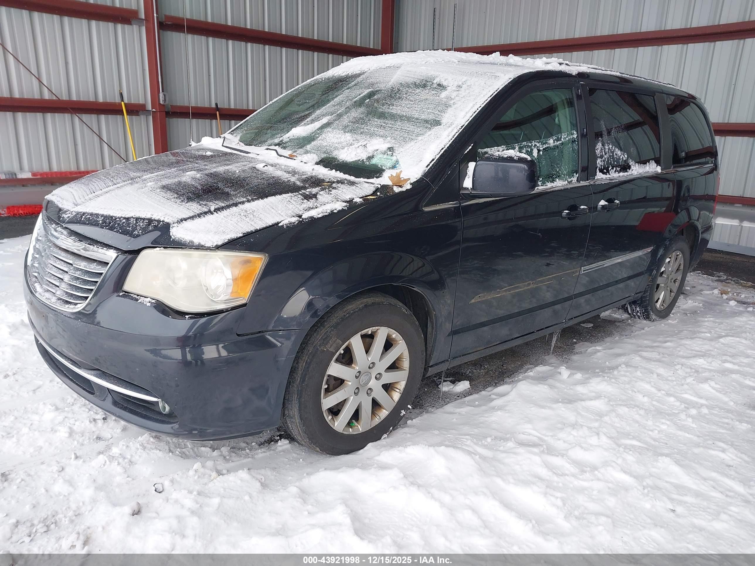 CHRYSLER TOWN image 2