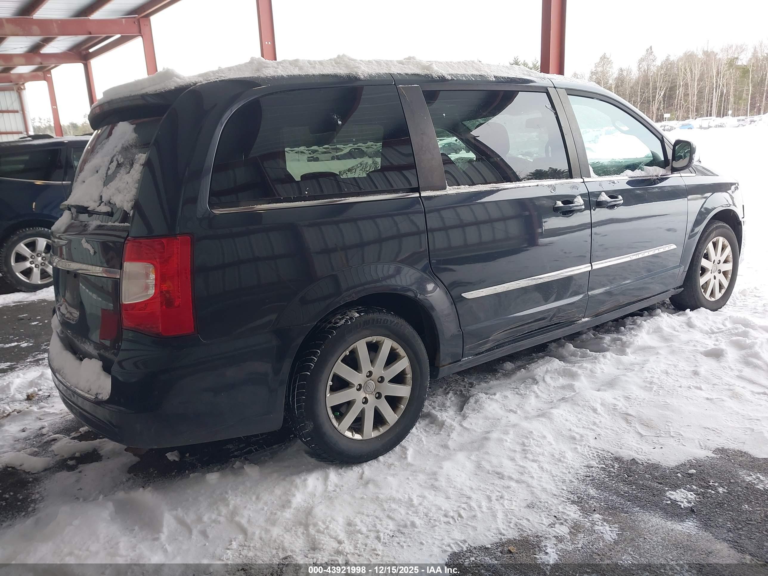CHRYSLER TOWN image 4