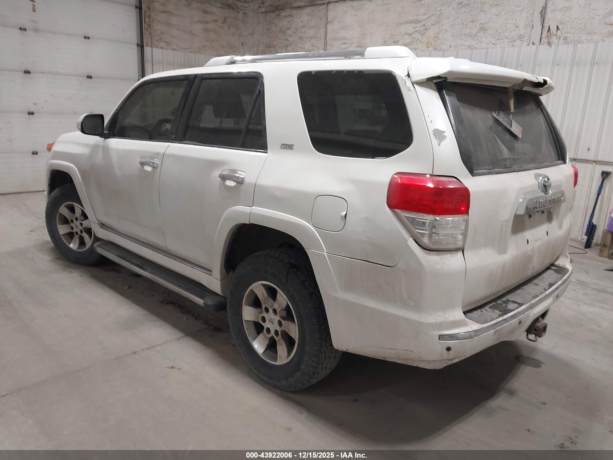 TOYOTA 4RUNNER image 3