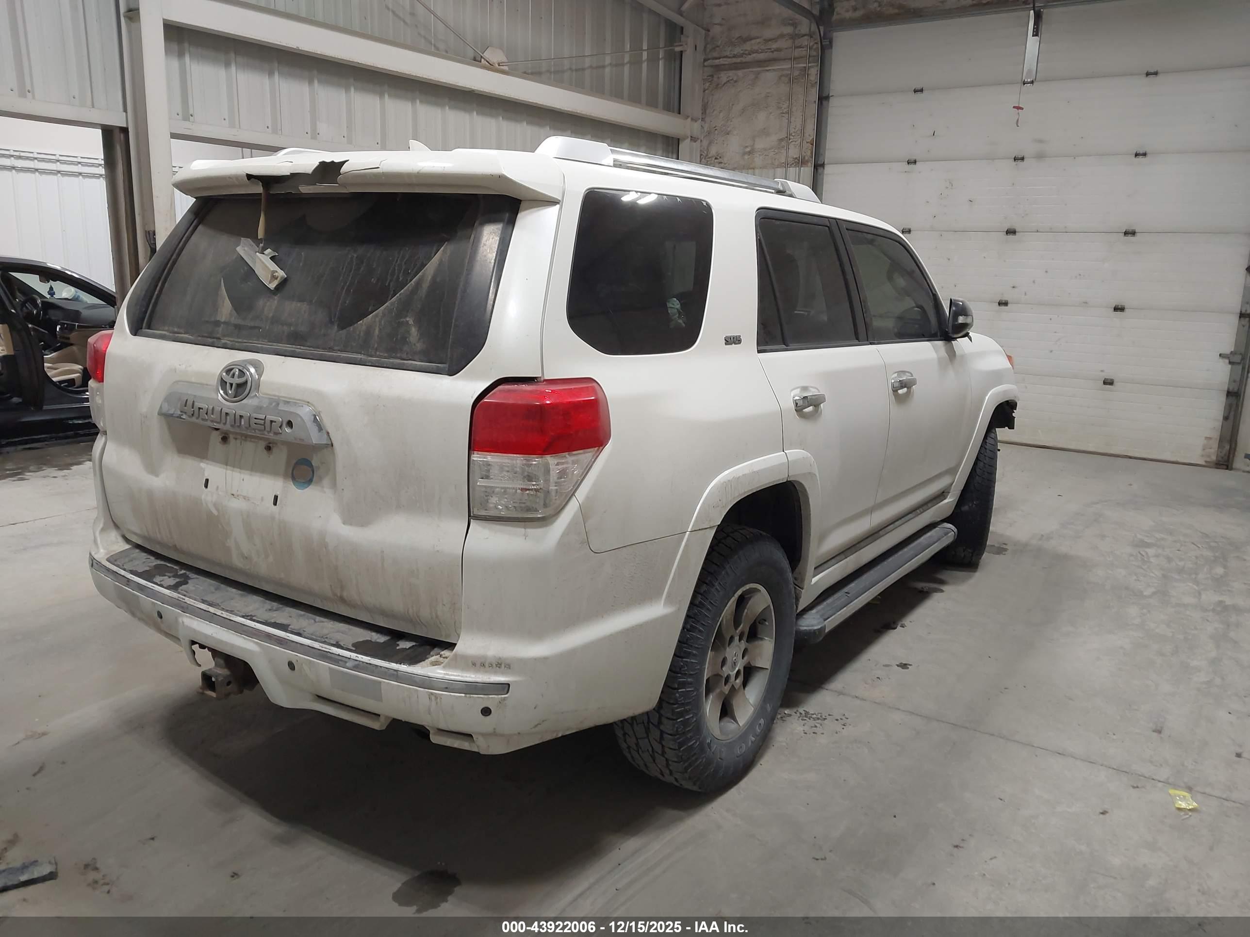TOYOTA 4RUNNER image 4
