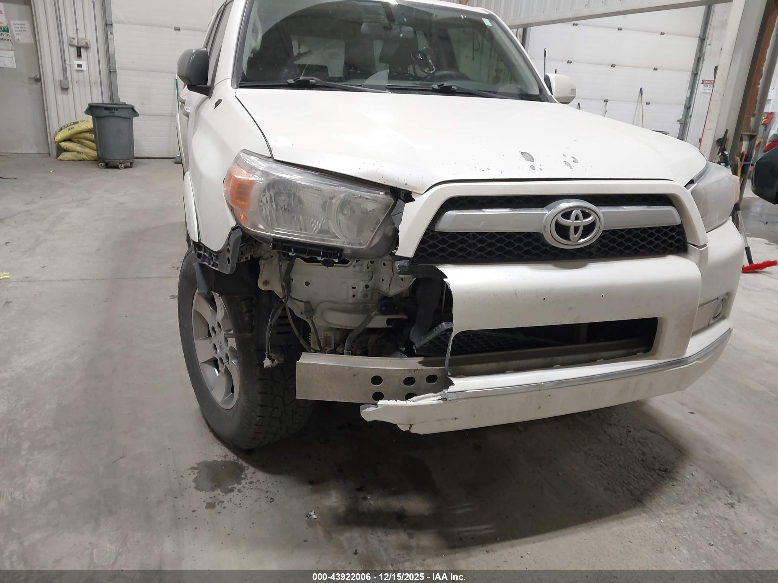 TOYOTA 4RUNNER image 6