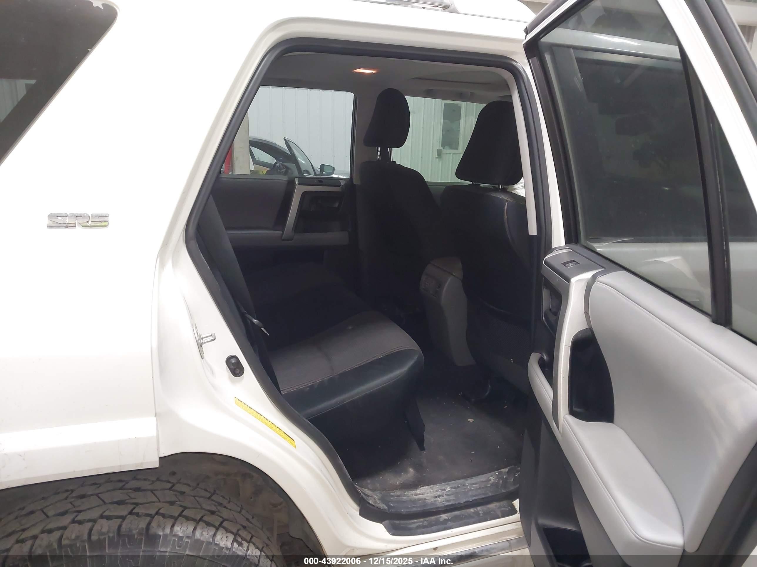 TOYOTA 4RUNNER image 8