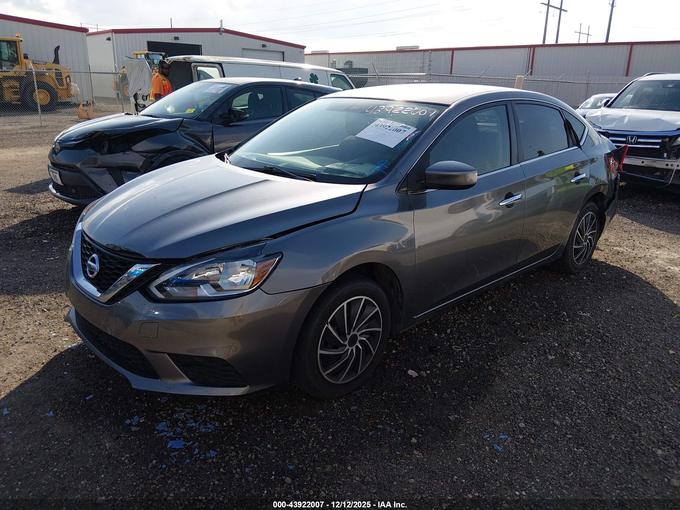 NISSAN SENTRA image 2