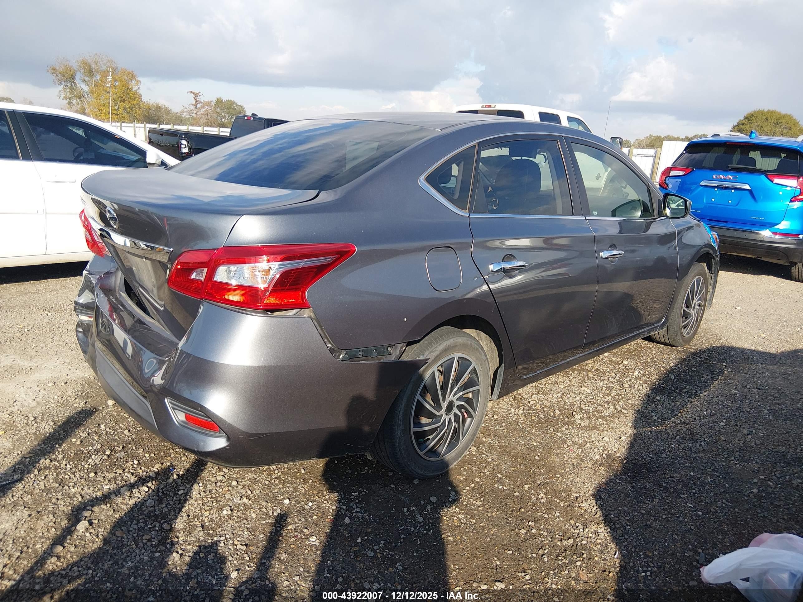 NISSAN SENTRA image 4