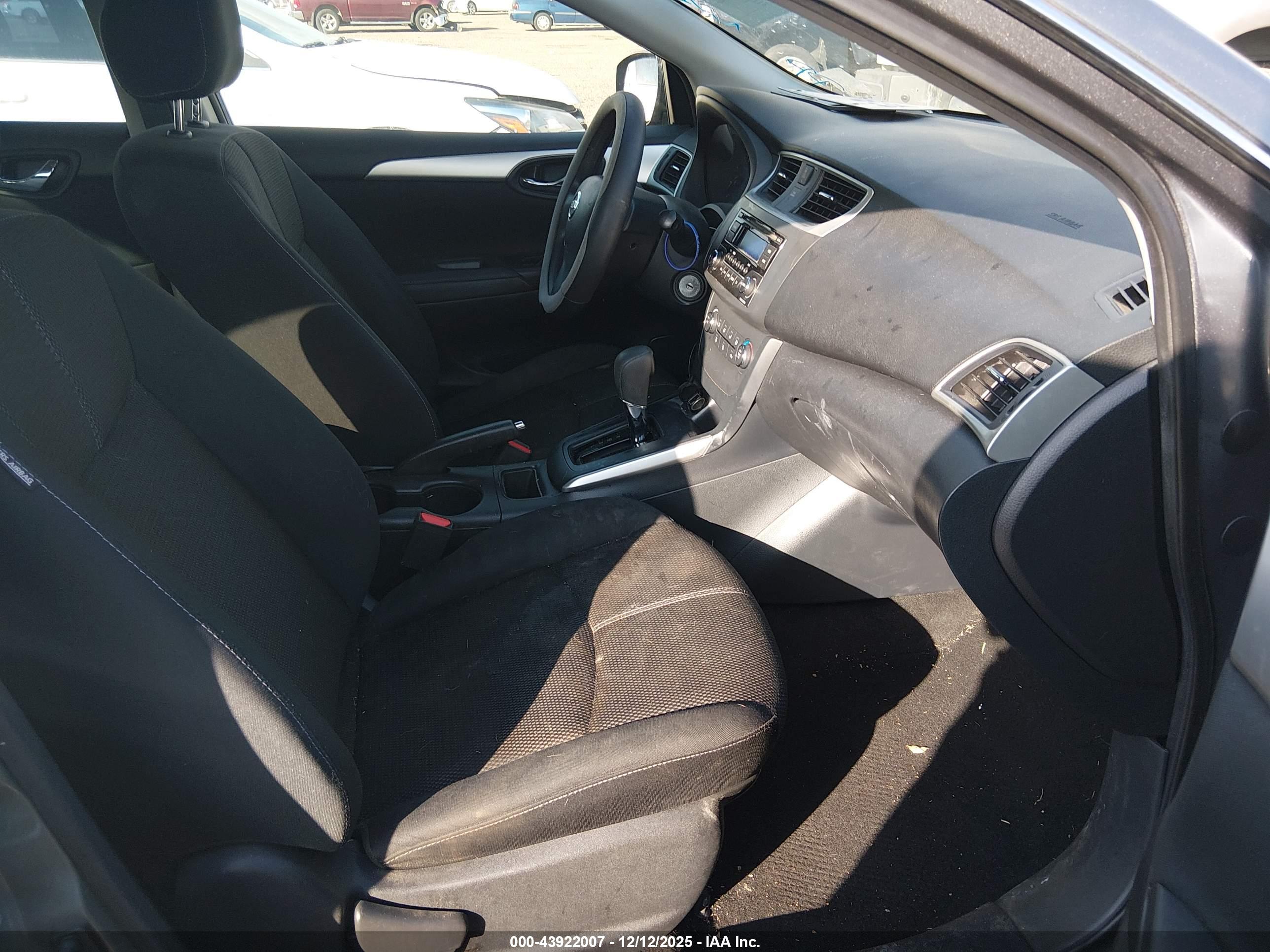 NISSAN SENTRA image 5