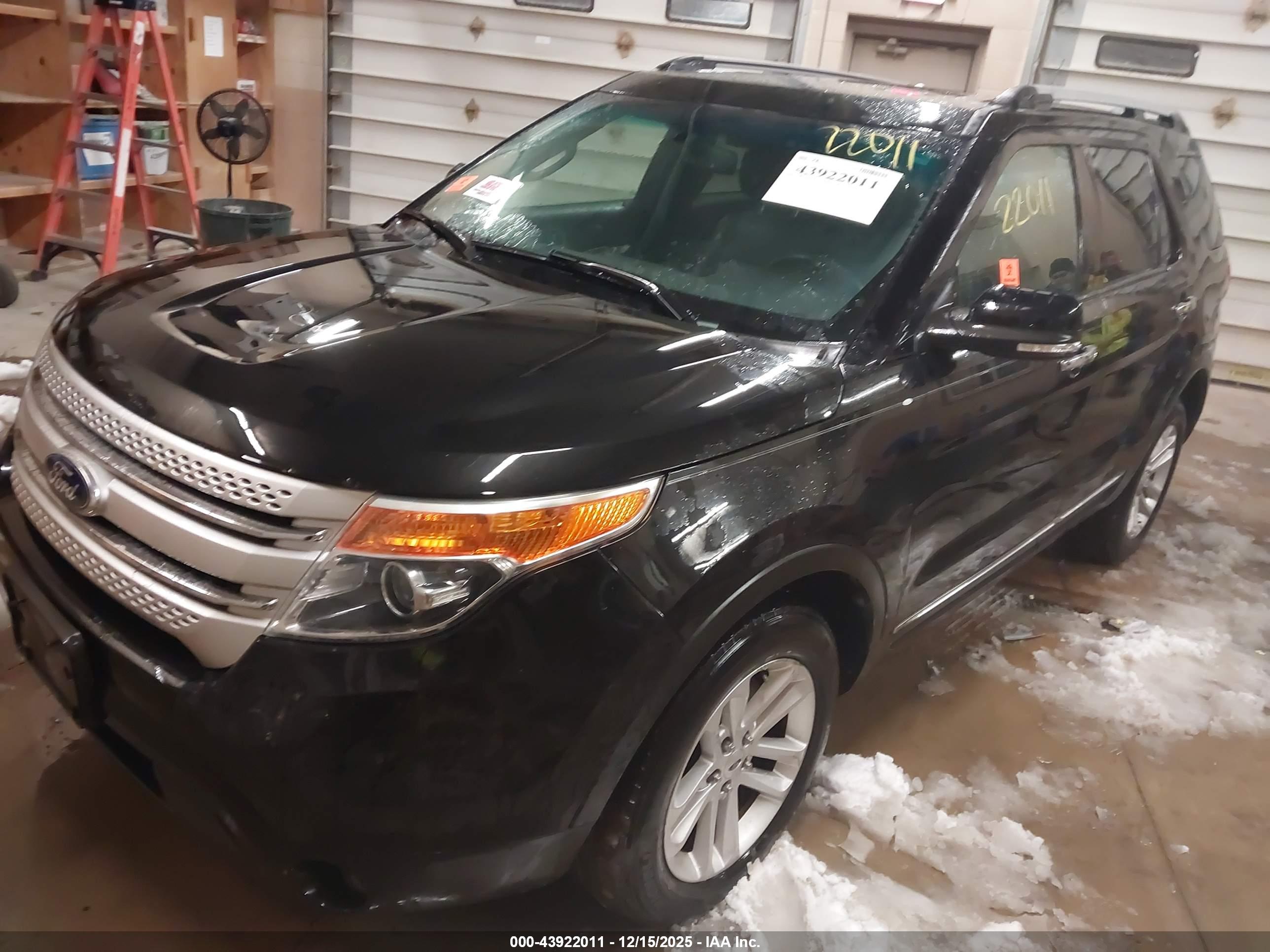 FORD EXPLORER image 2