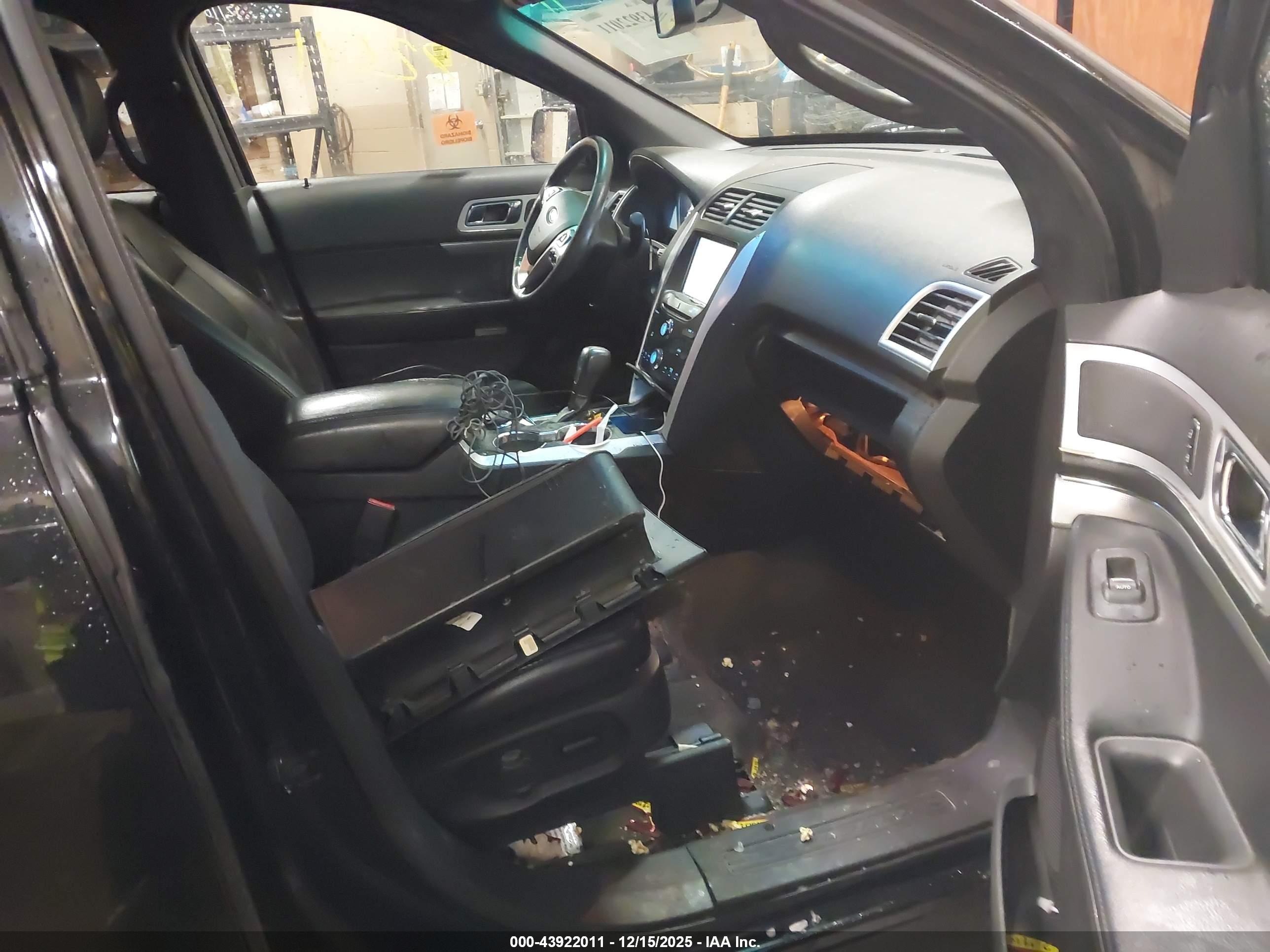 FORD EXPLORER image 5