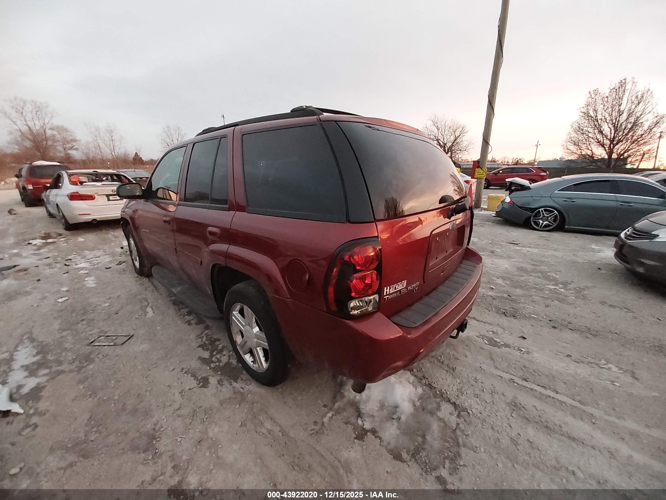 CHEVROLET TRAILBLAZER image 3