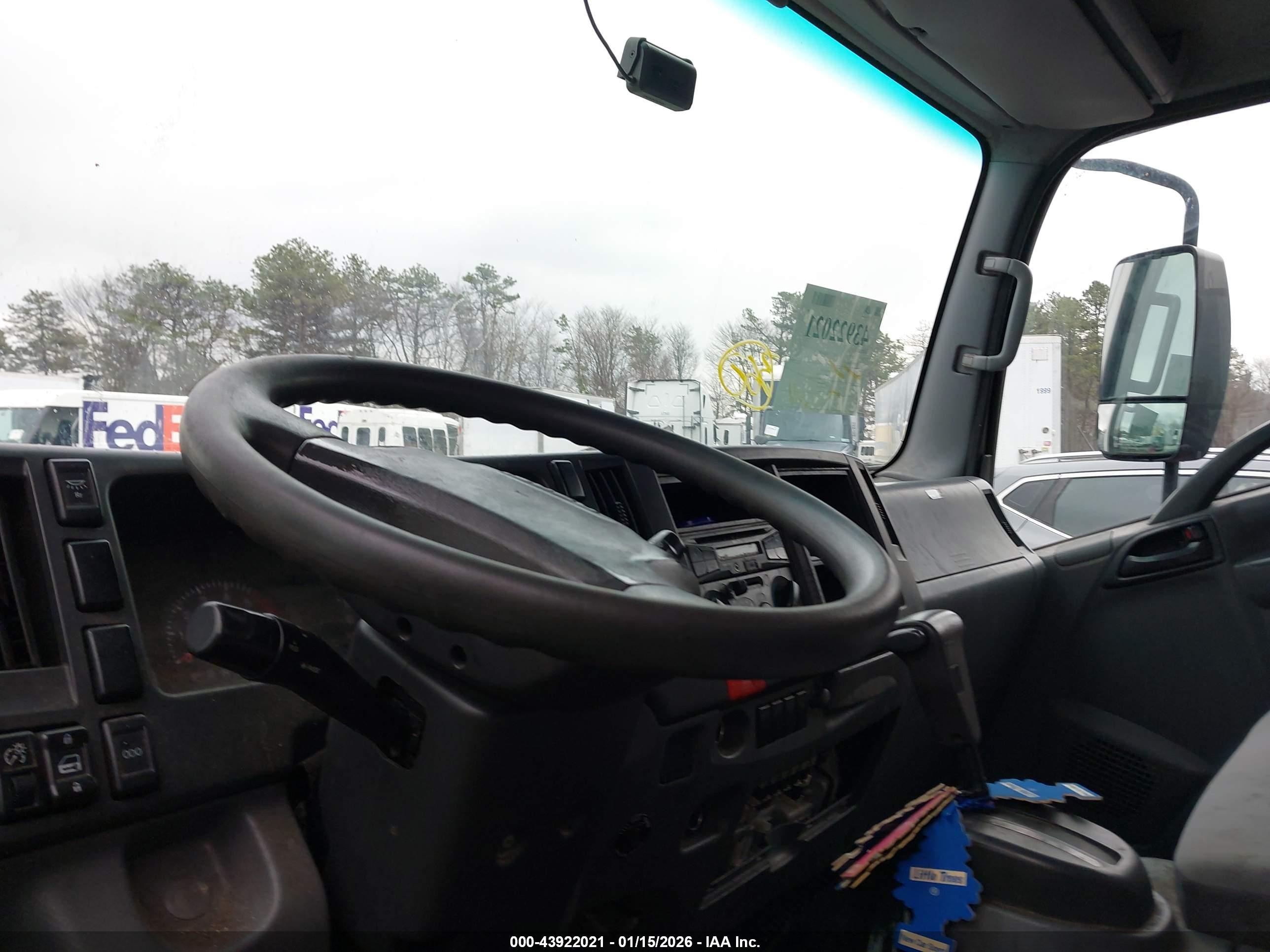 ISUZU NPR image 8