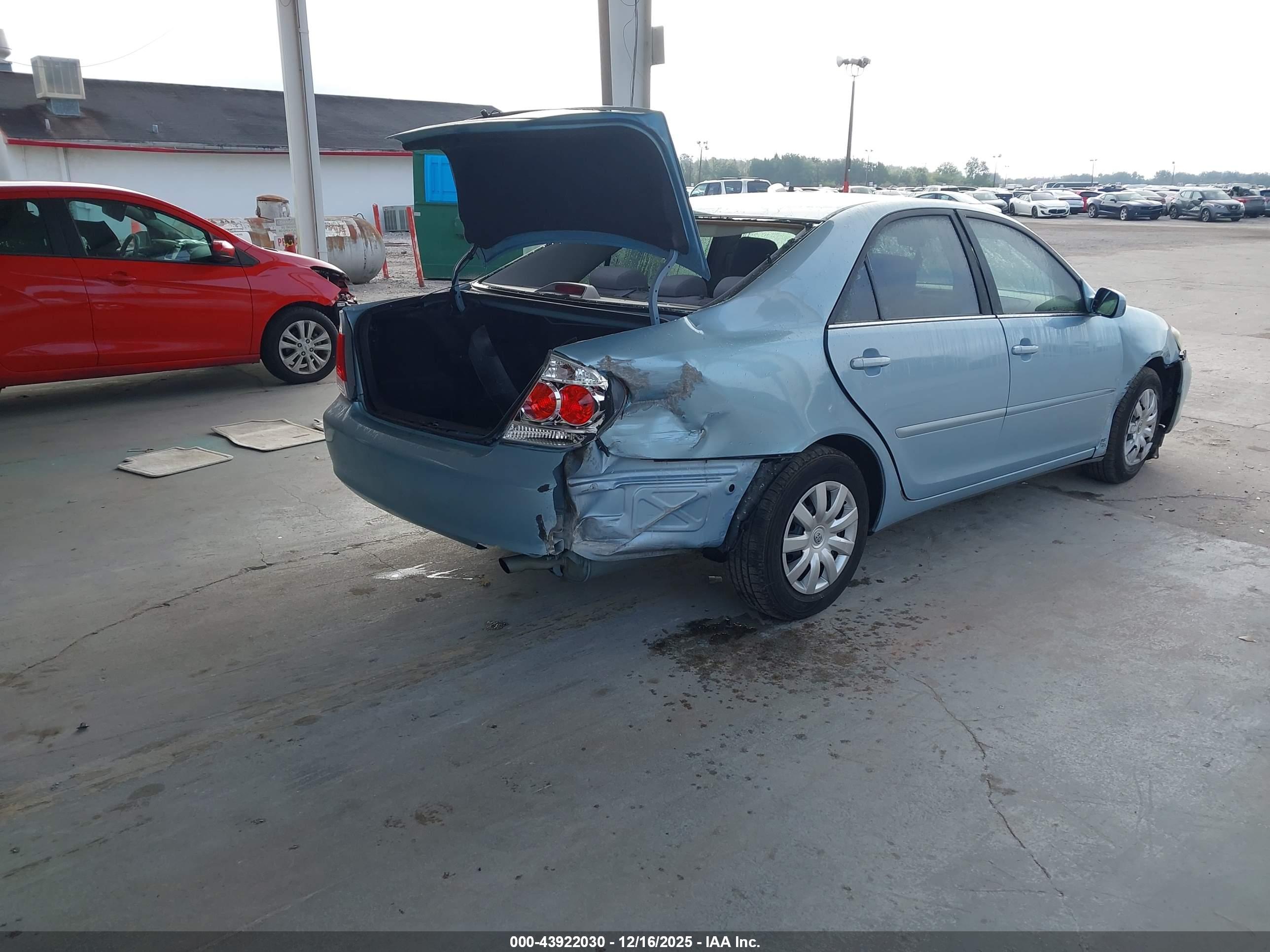 TOYOTA CAMRY image 4