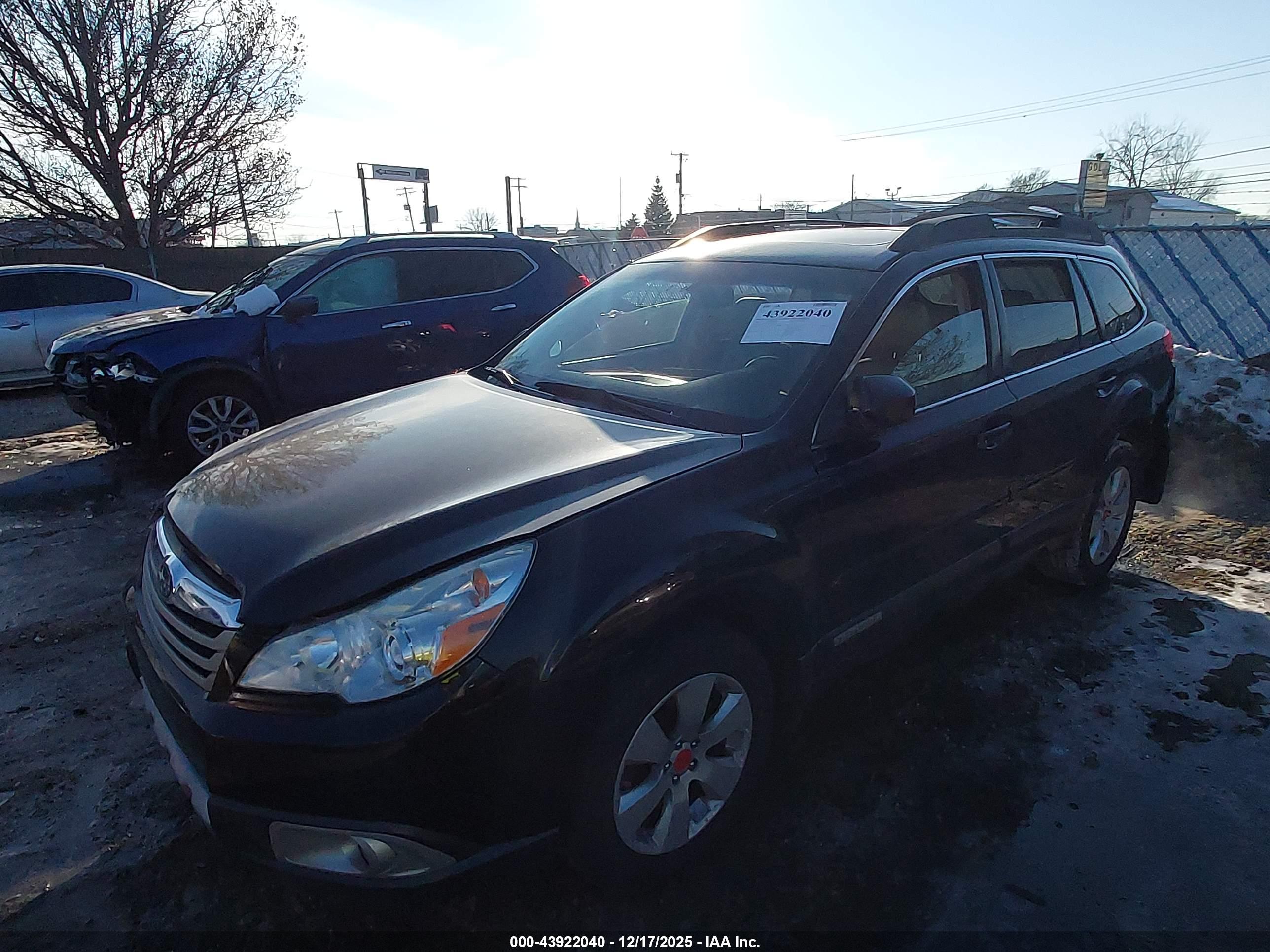 SUBARU OUTBACK image 2