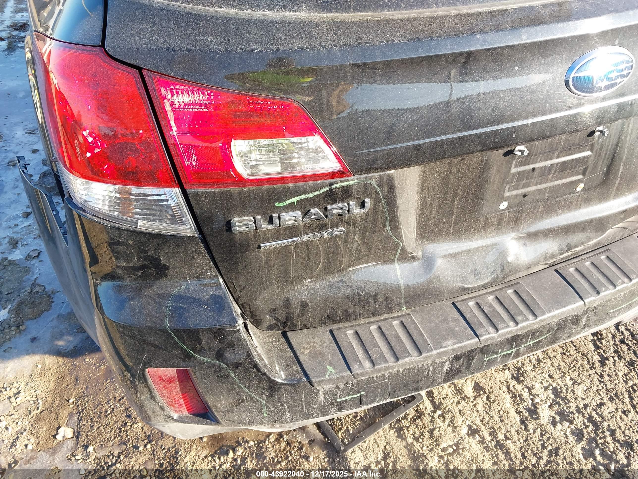 SUBARU OUTBACK image 6