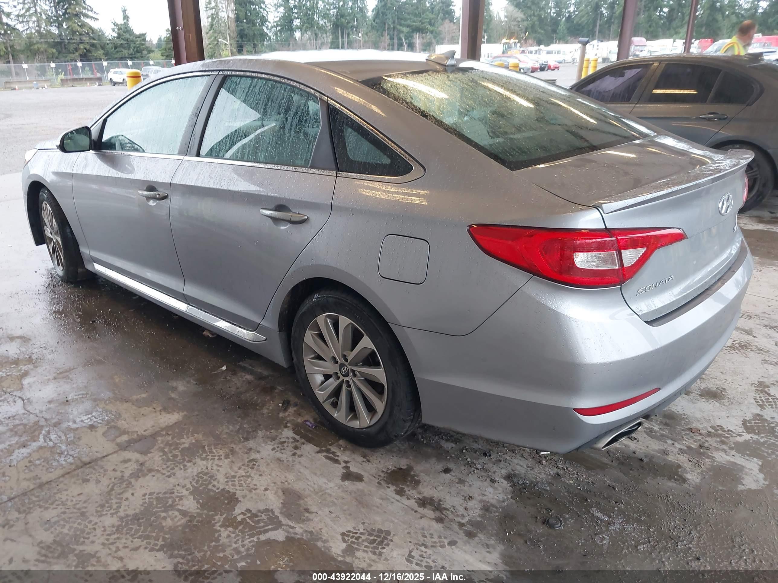 HYUNDAI SONATA image 3