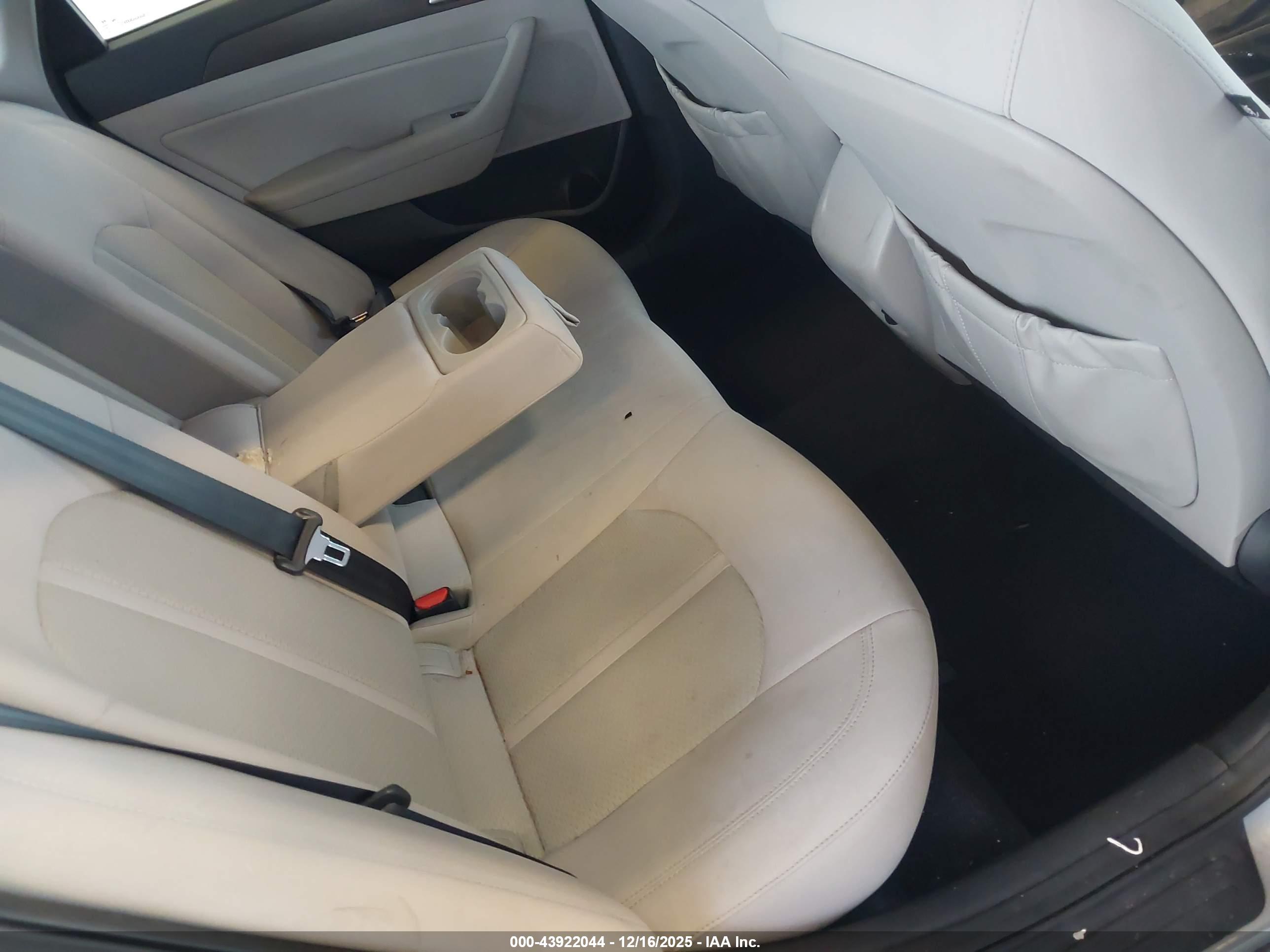 HYUNDAI SONATA image 8