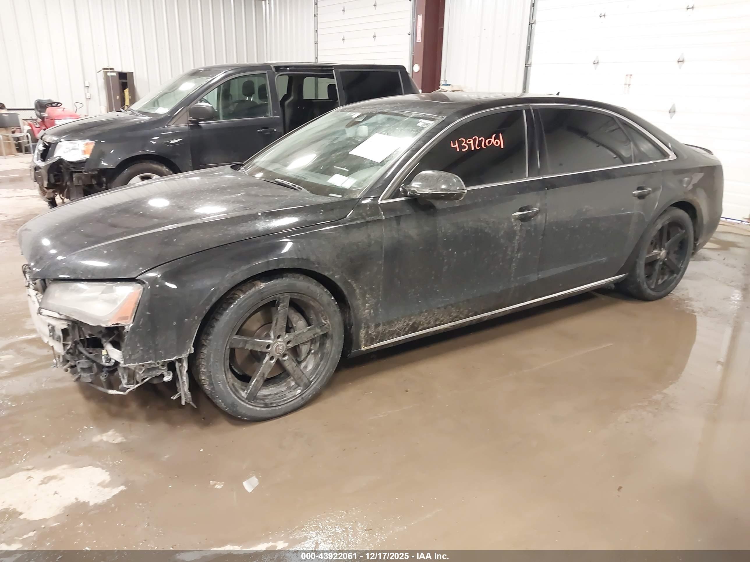 AUDI A8 image 2