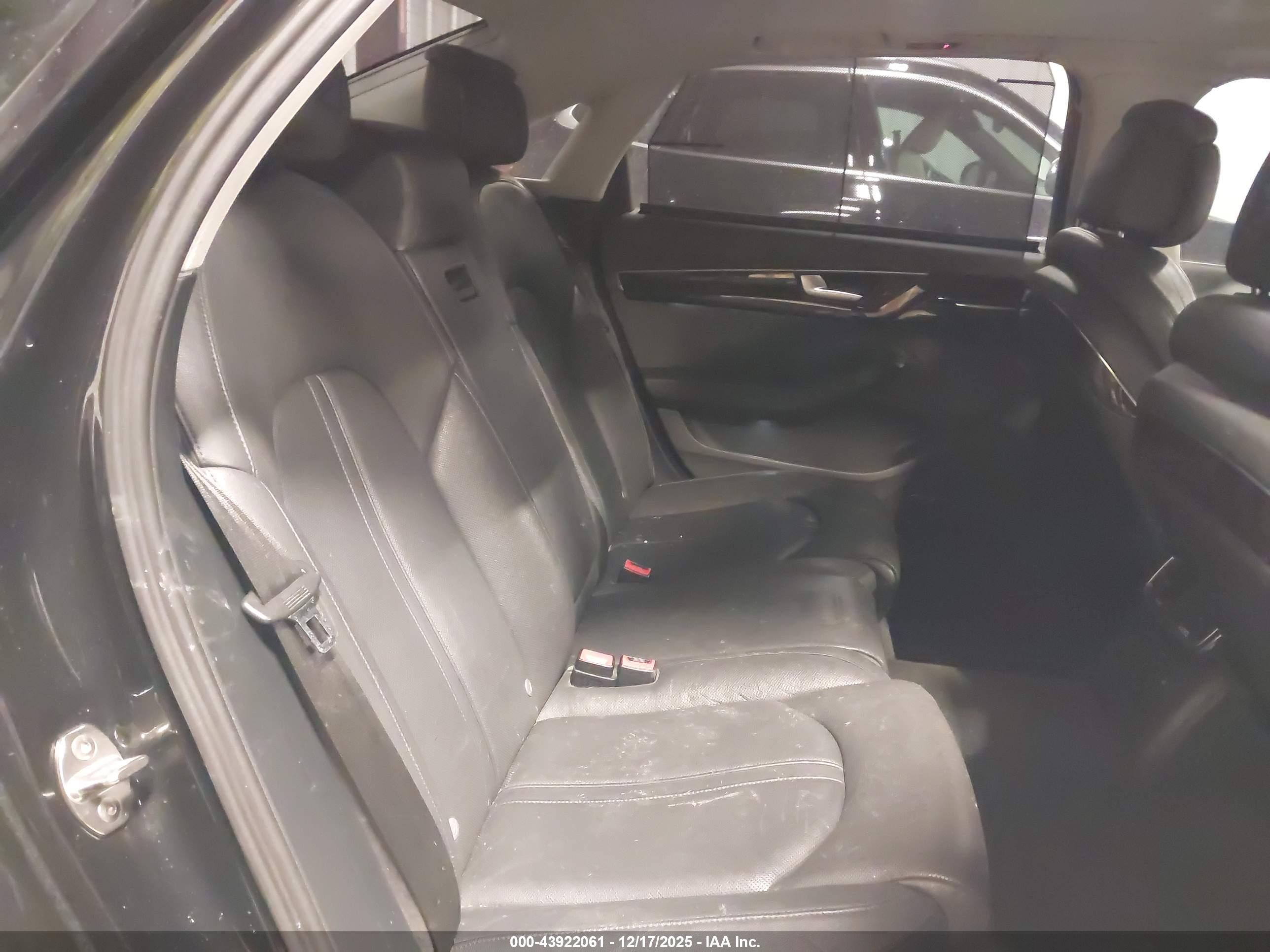 AUDI A8 image 8