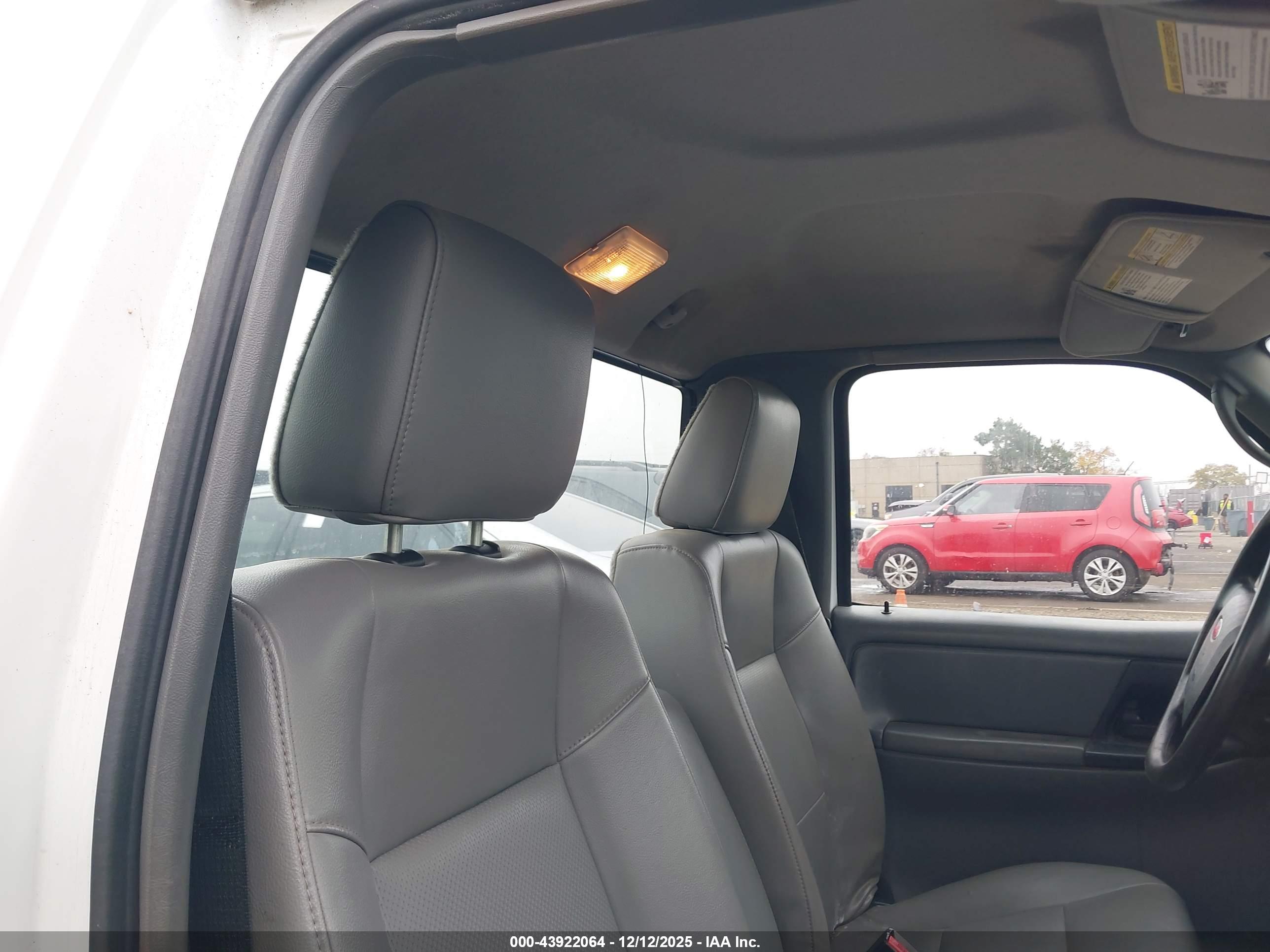 FORD RANGER image 8