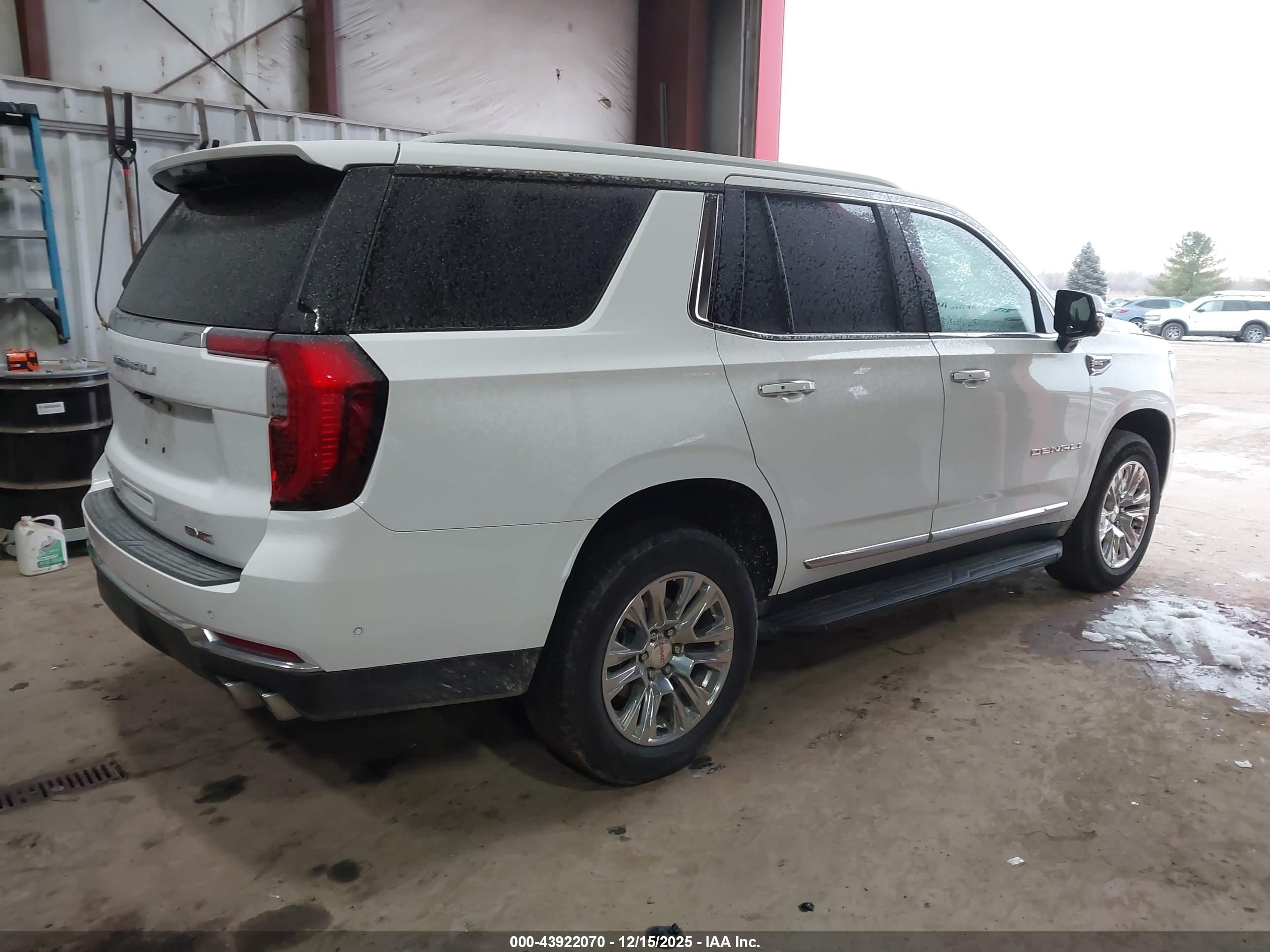 GMC YUKON image 4