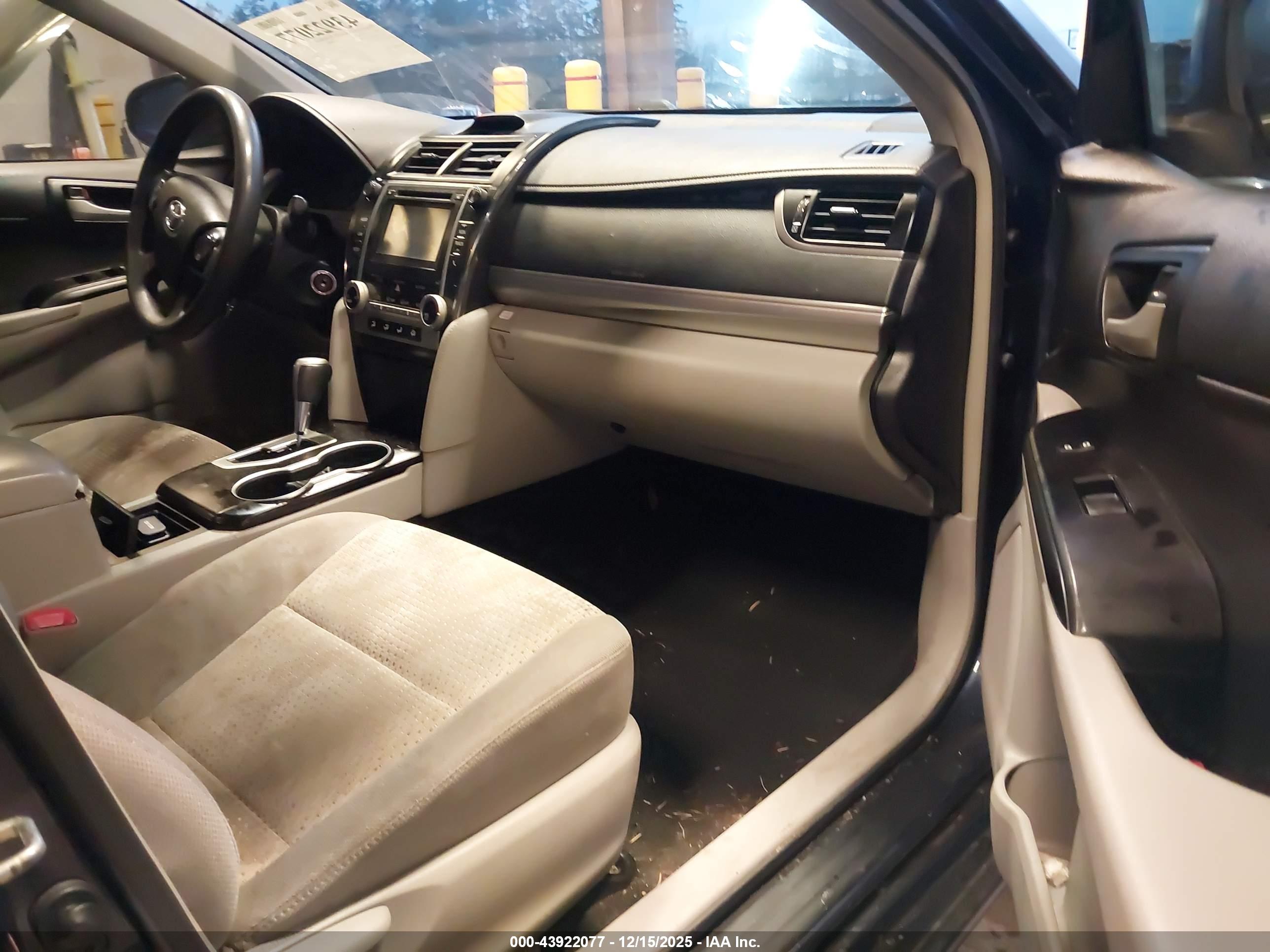 TOYOTA CAMRY image 5