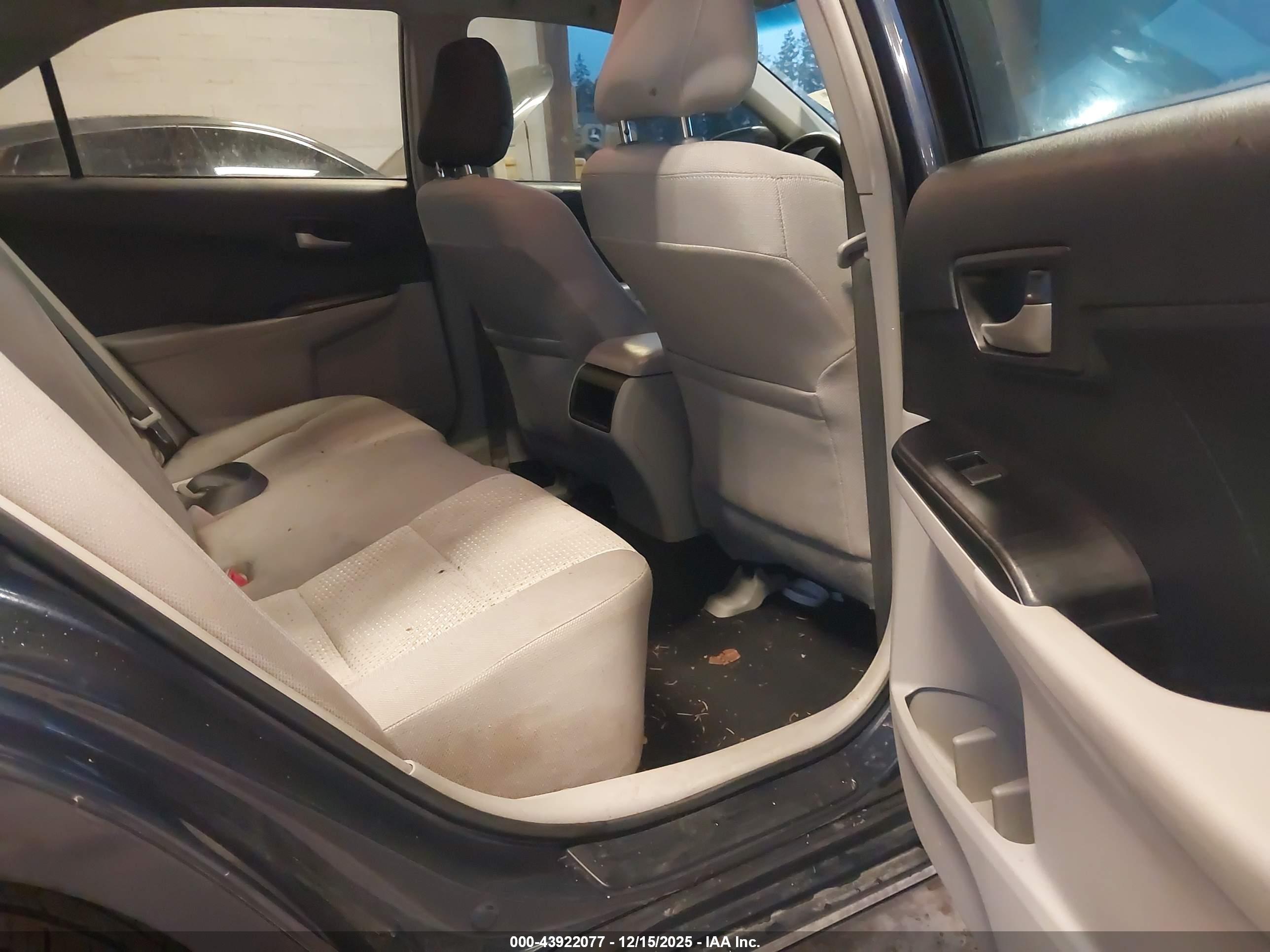 TOYOTA CAMRY image 8