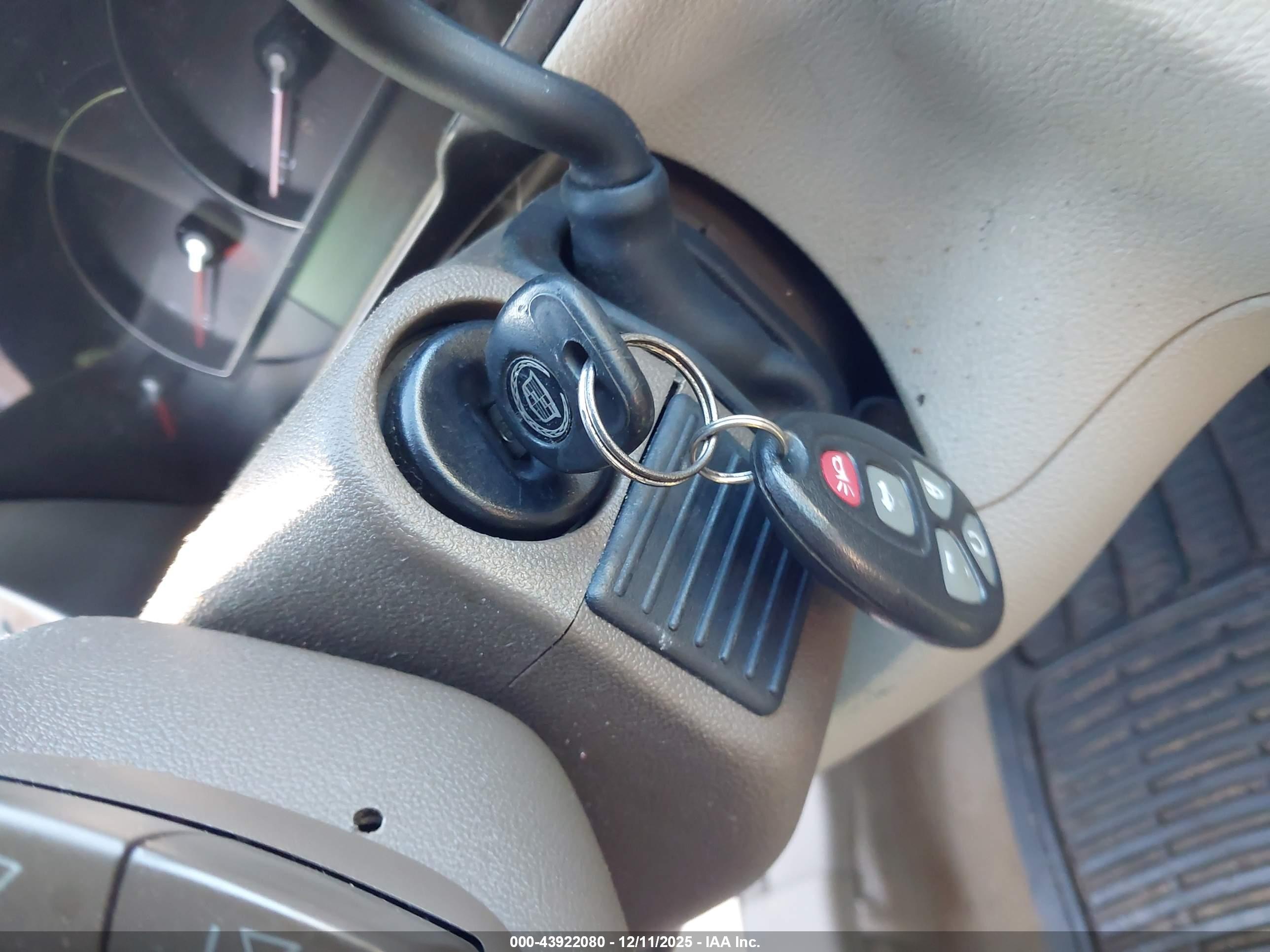 CADILLAC DTS image 11