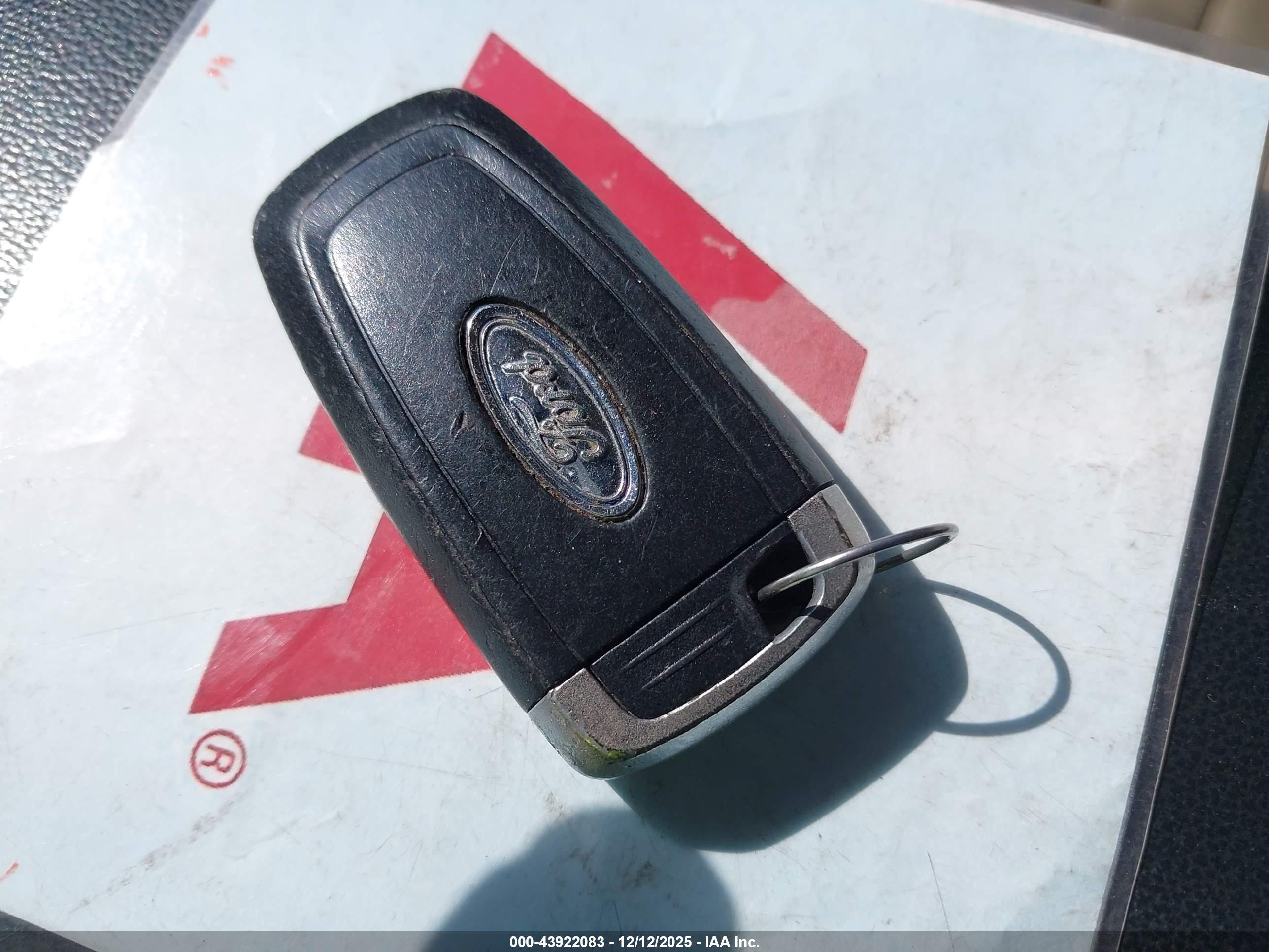 FORD FUSION image 11