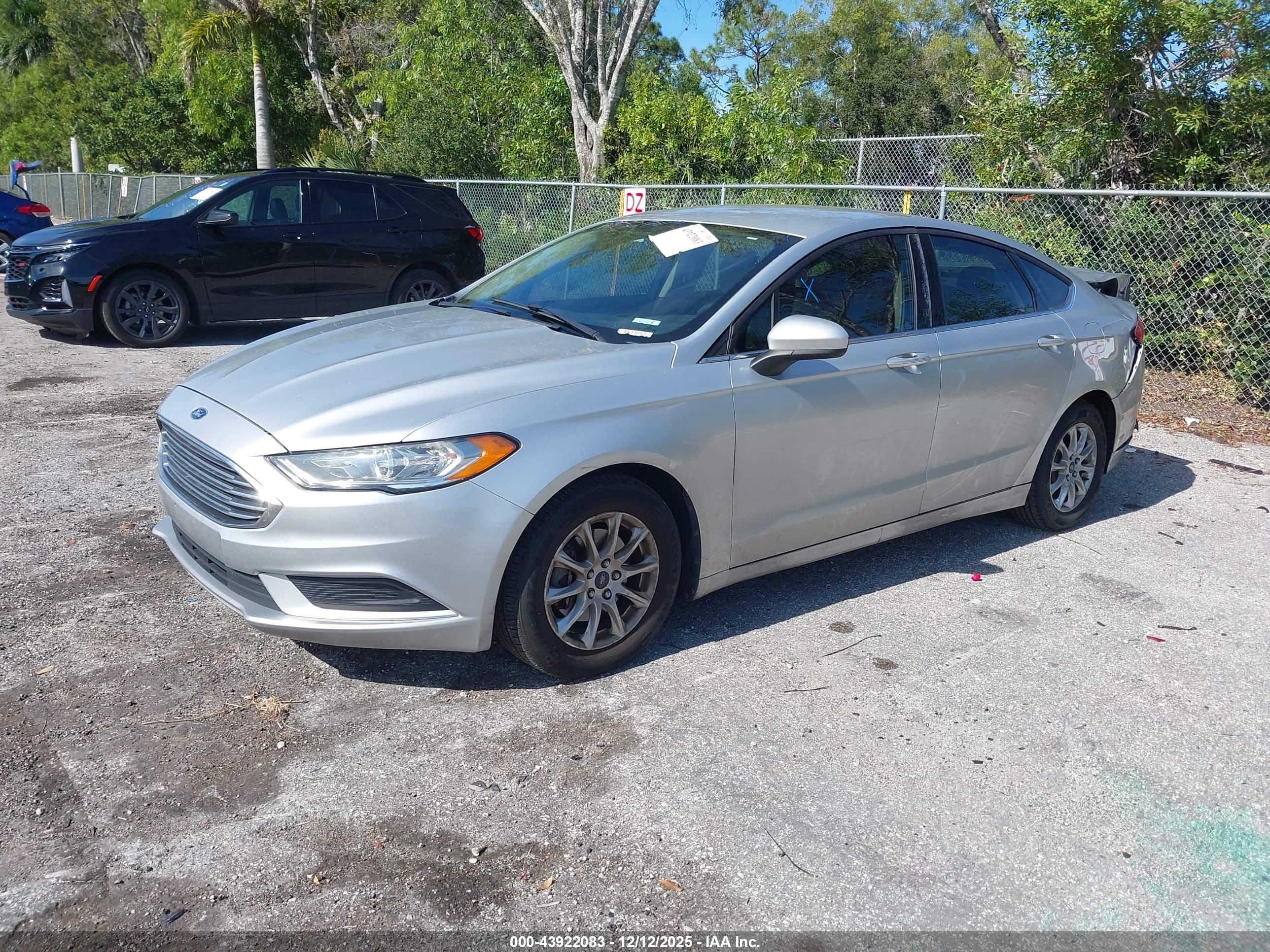 FORD FUSION image 2
