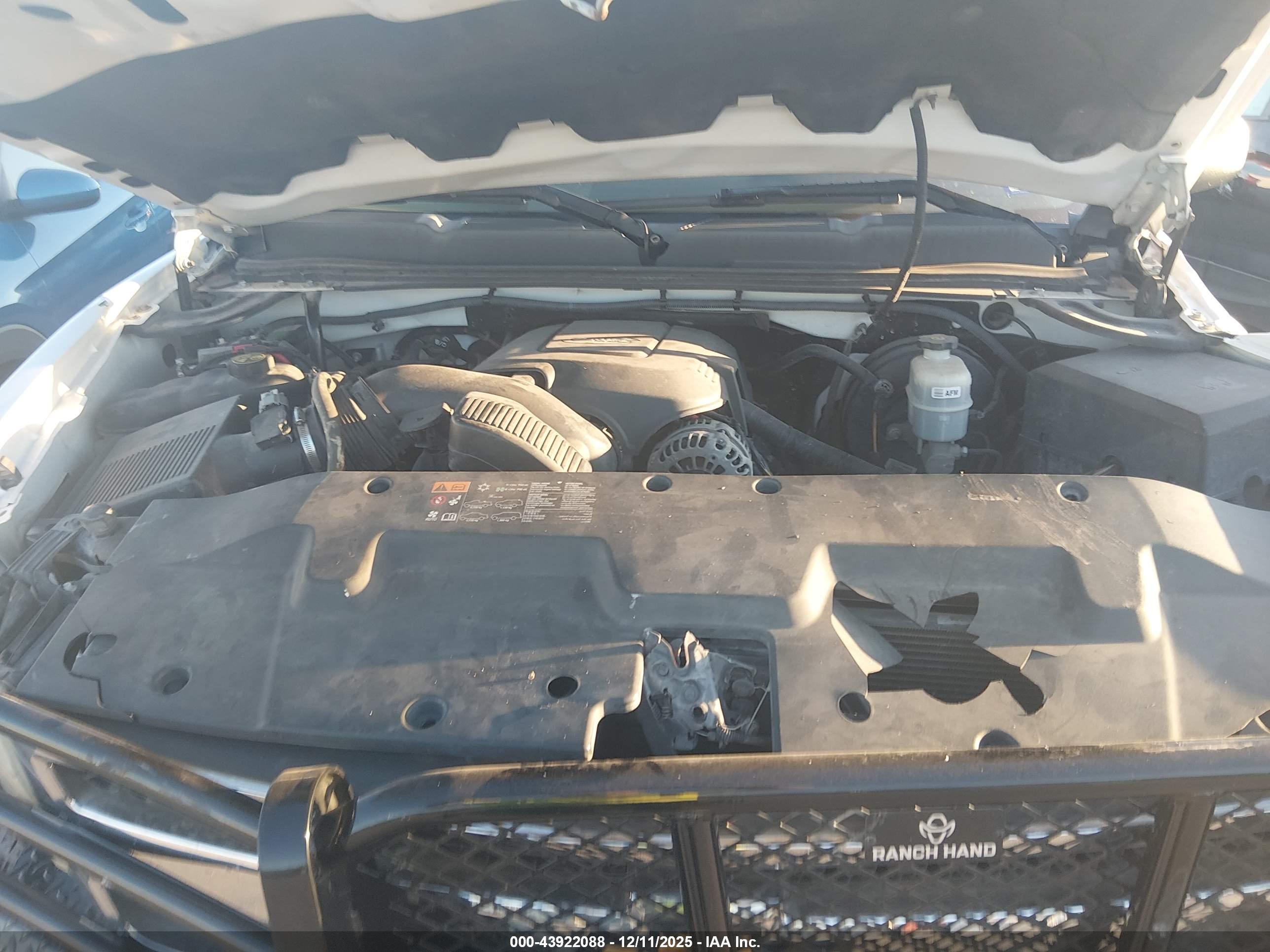 CHEVROLET SILVERADO image 10