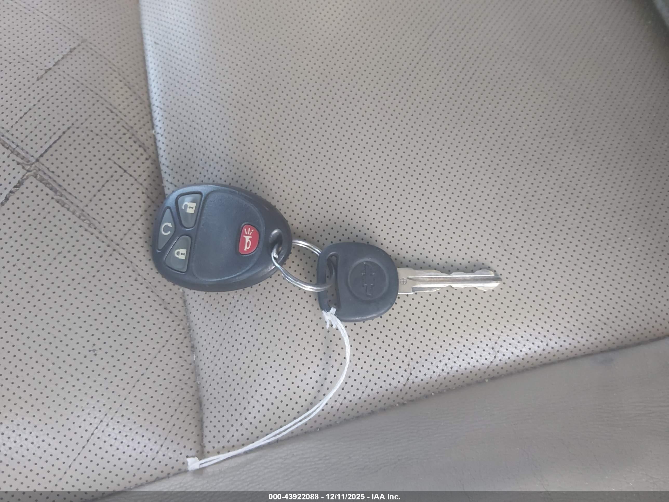 CHEVROLET SILVERADO image 11