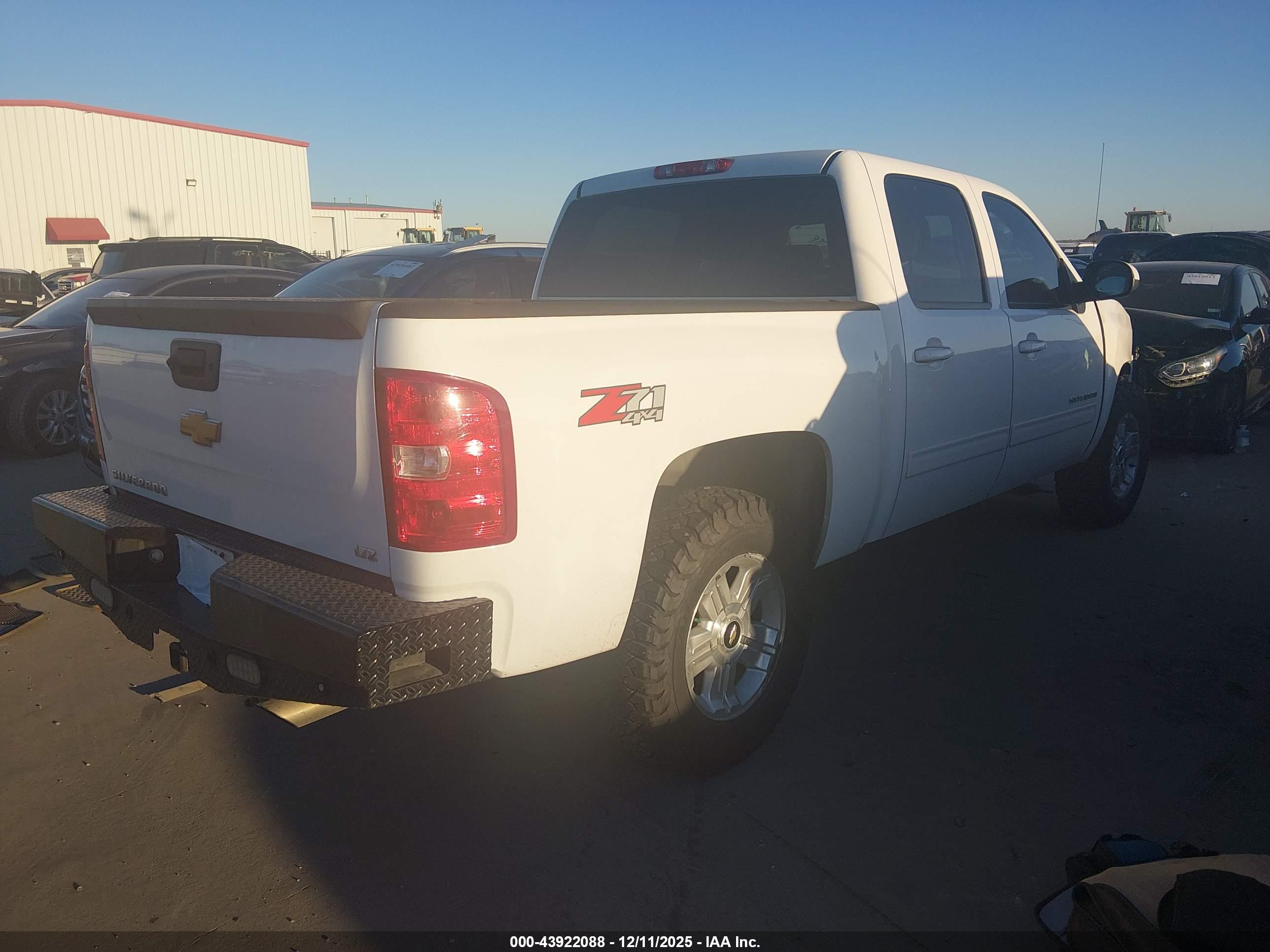 CHEVROLET SILVERADO image 4