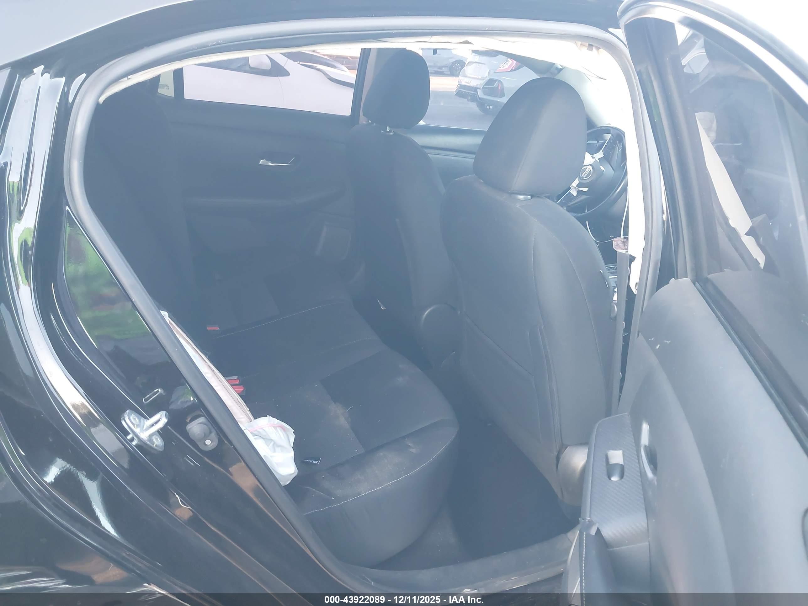 NISSAN SENTRA image 8