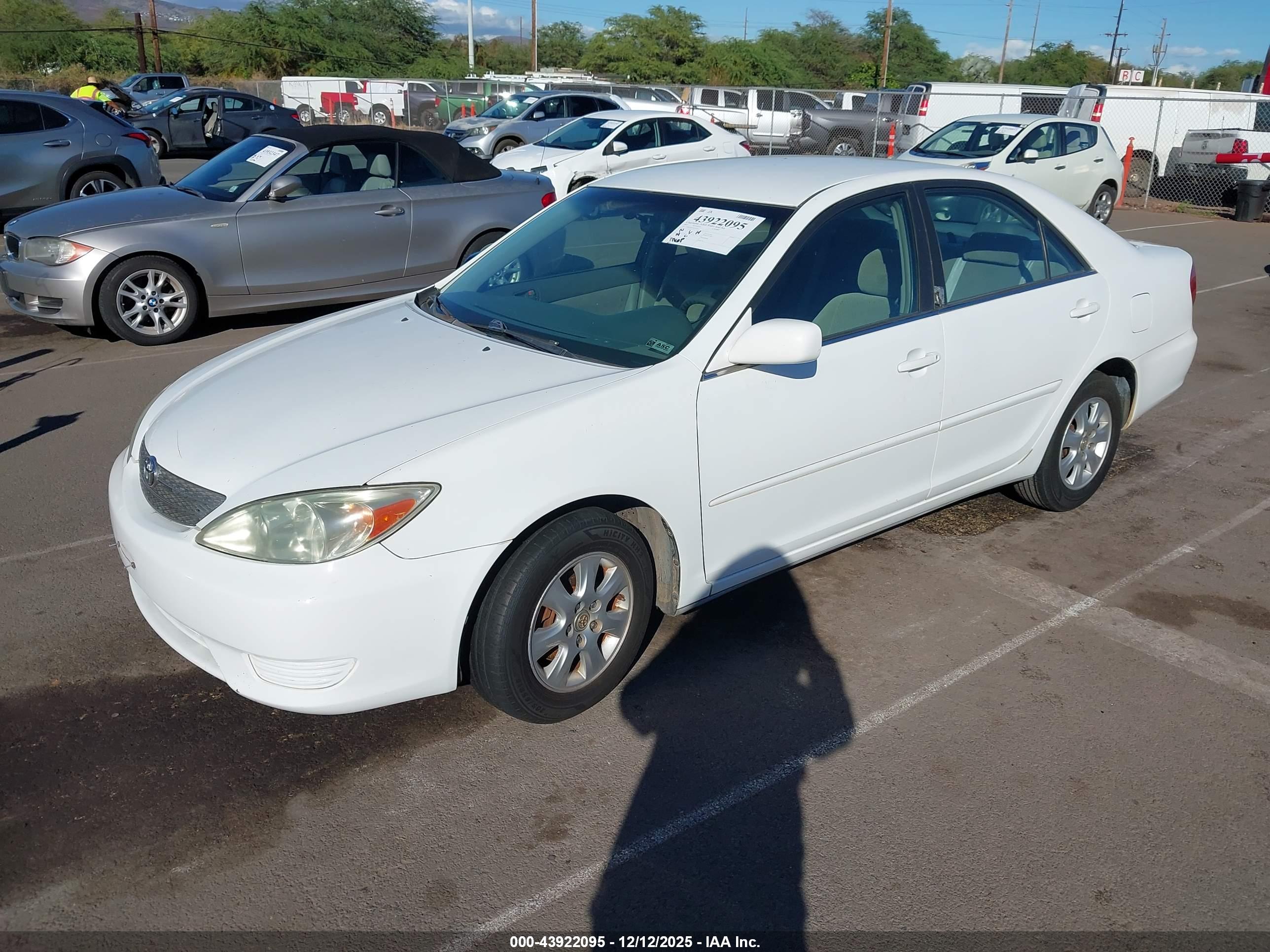 TOYOTA CAMRY image 2