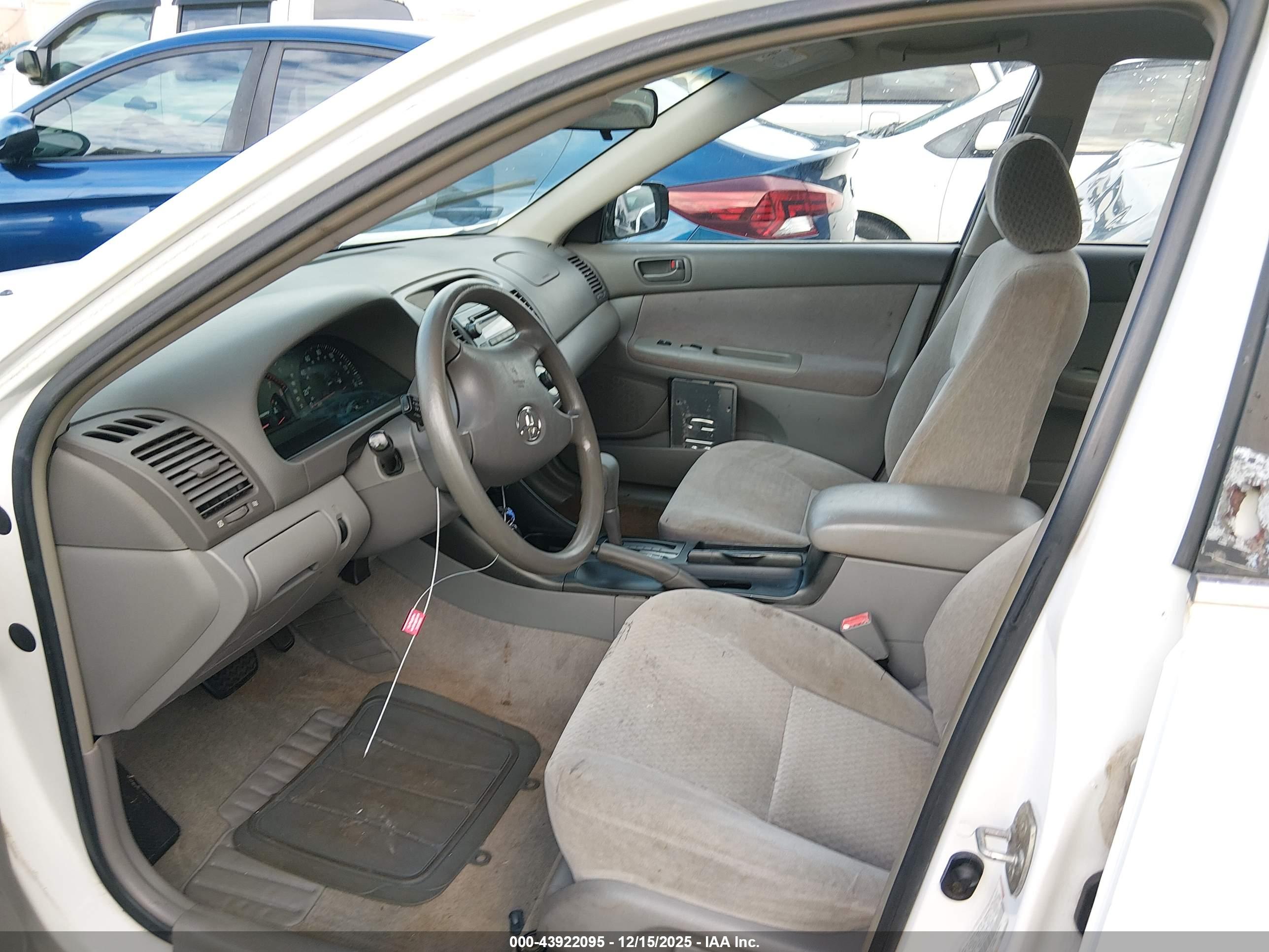 TOYOTA CAMRY image 5