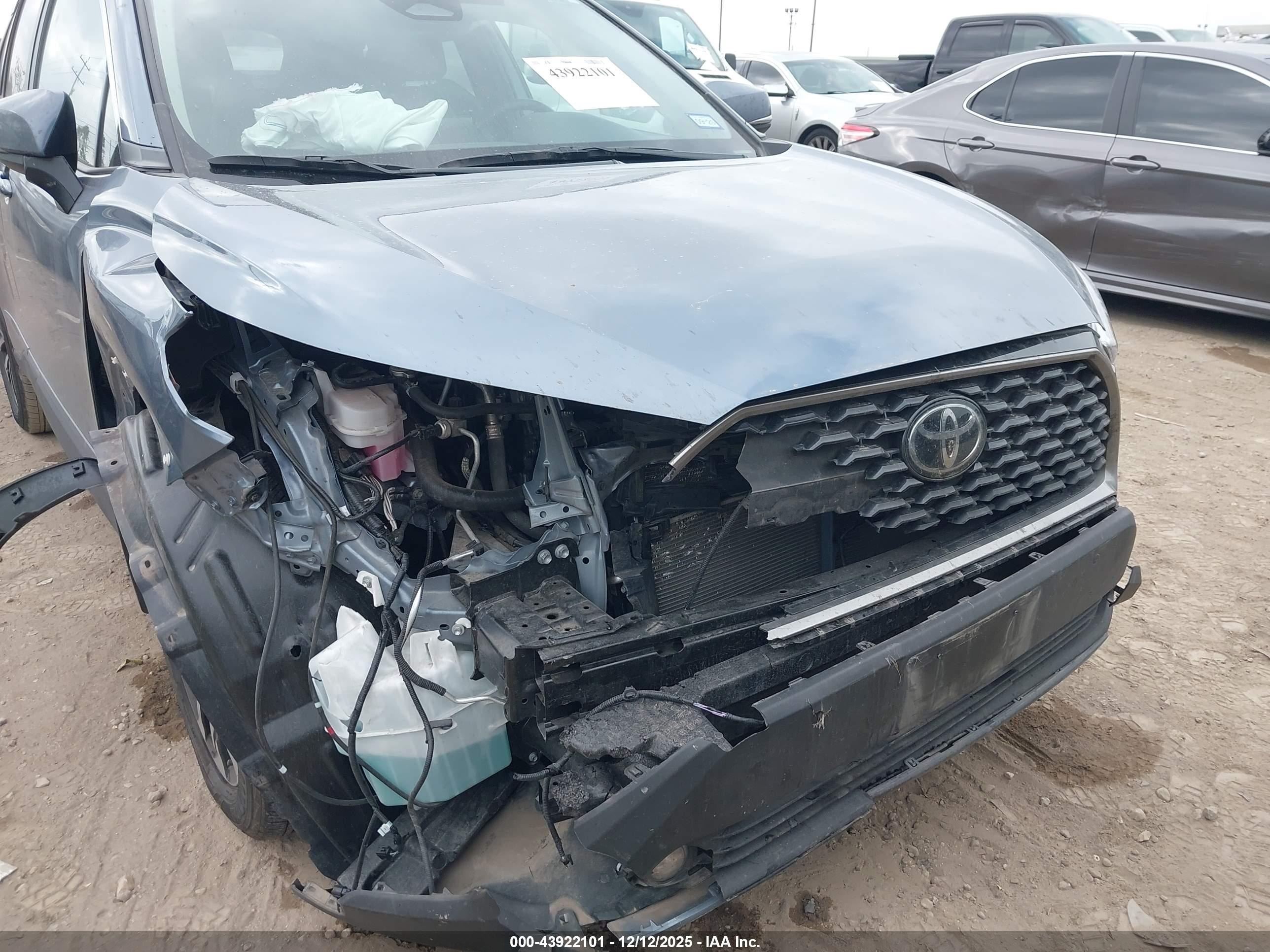 TOYOTA COROLLA image 6