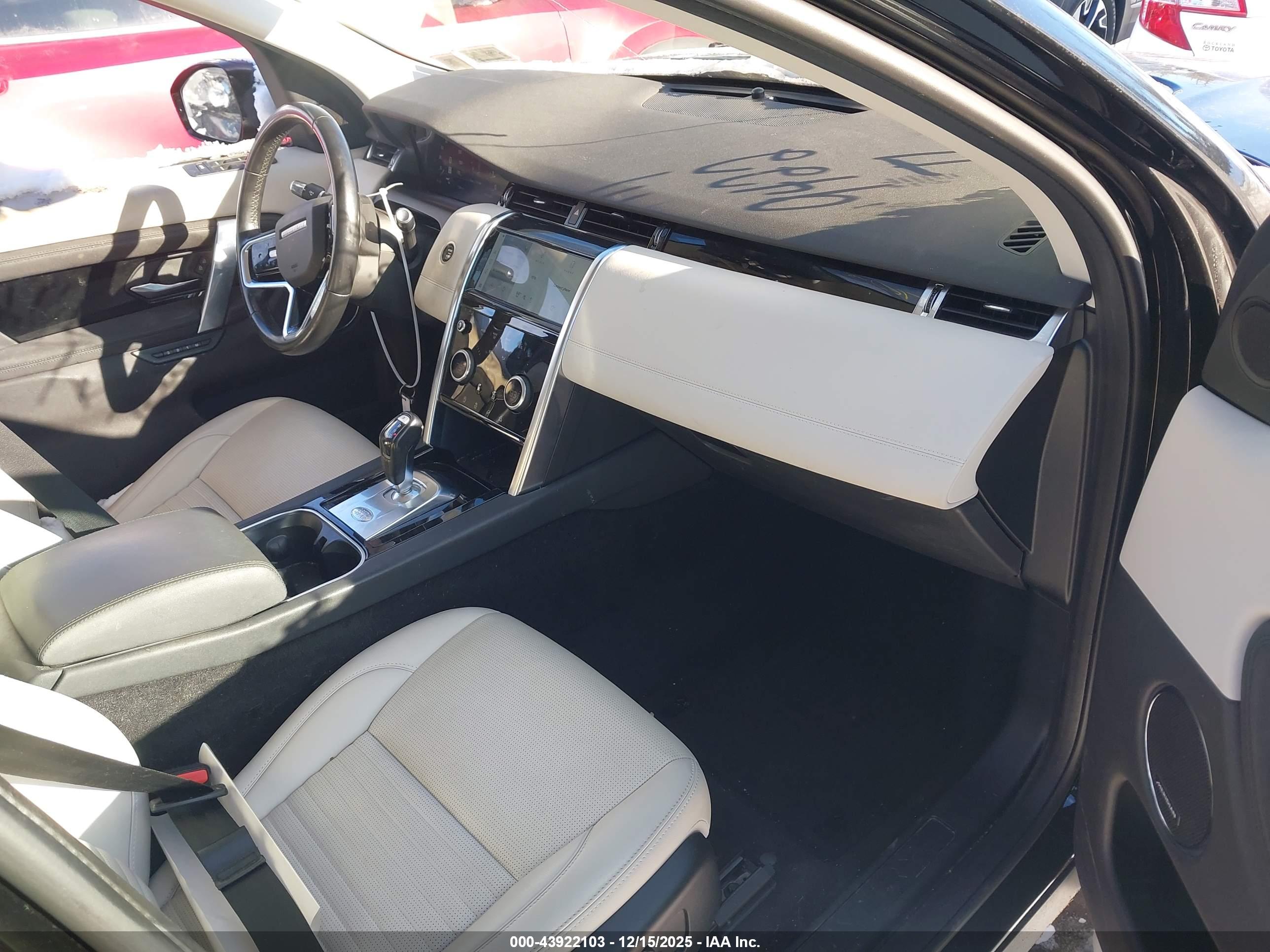 LAND ROVER image 5
