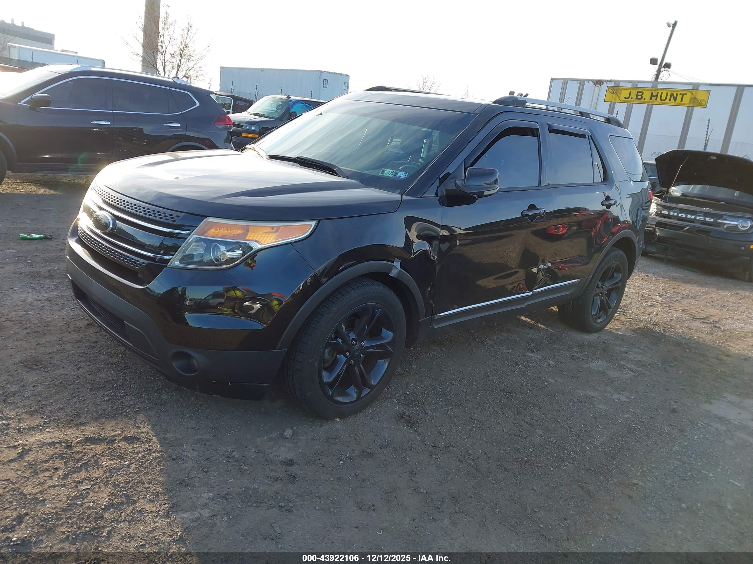FORD EXPLORER image 2