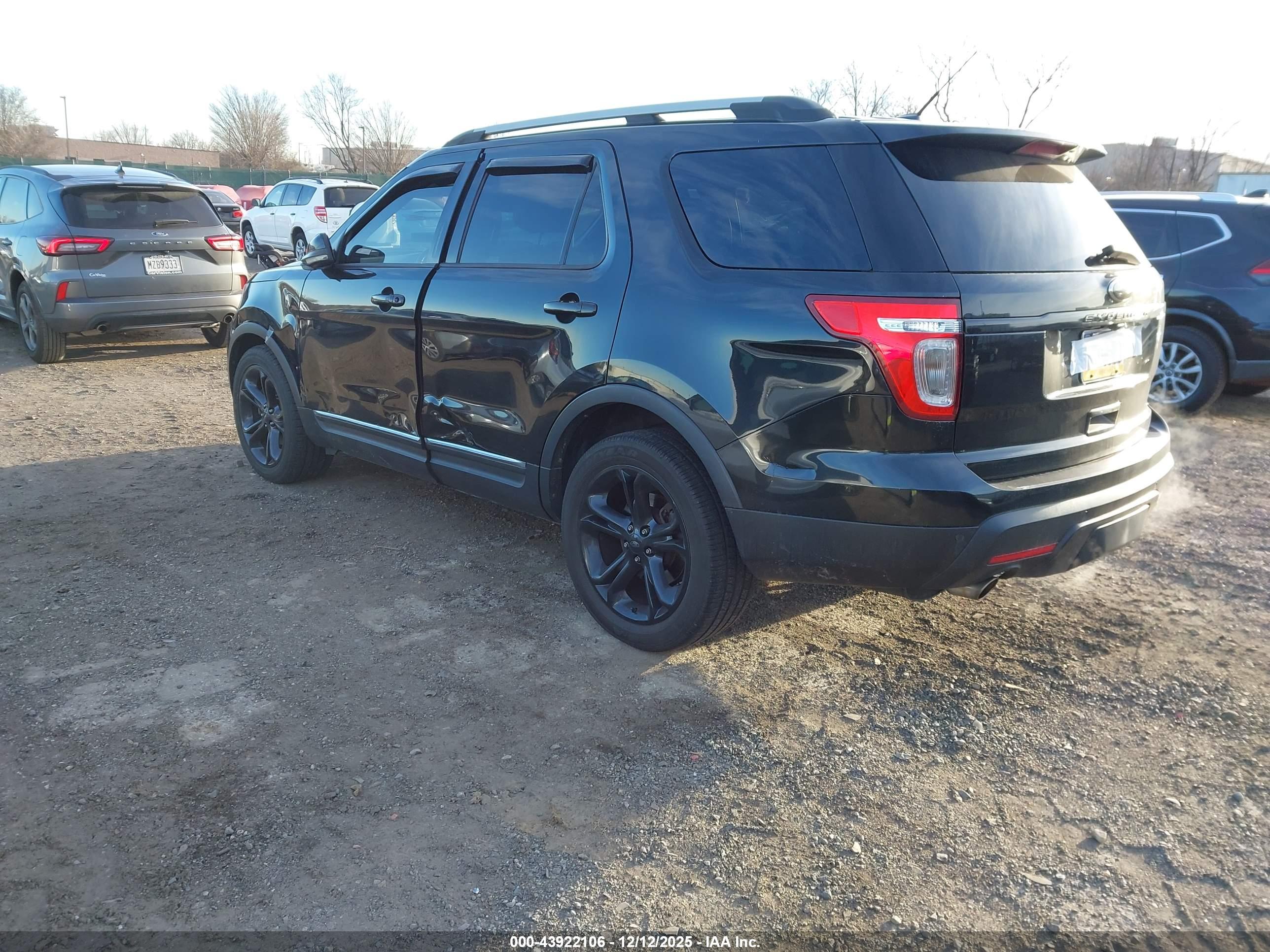 FORD EXPLORER image 3