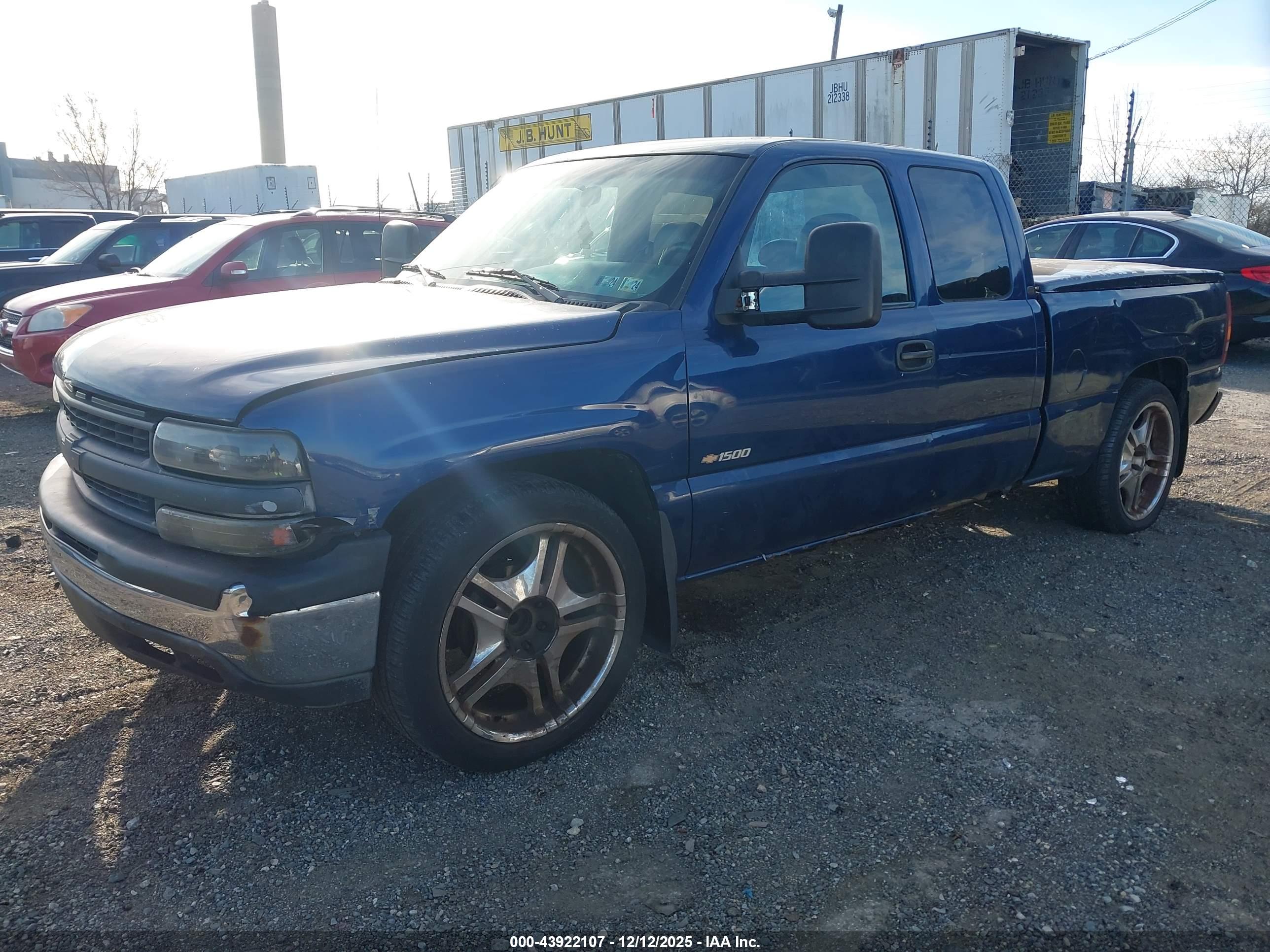 CHEVROLET SILVERADO image 2