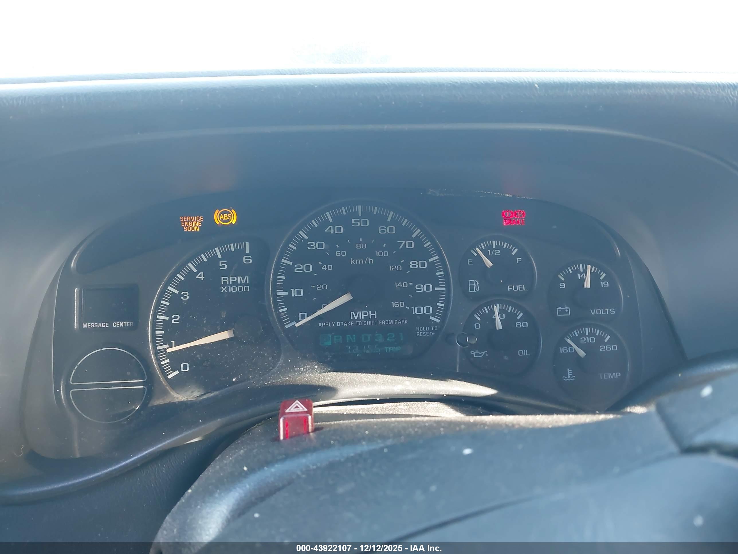 CHEVROLET SILVERADO image 7